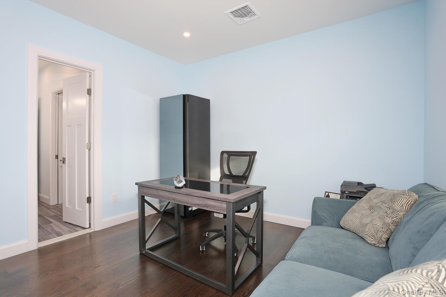 75 Campbell Avenue Property Photo 33