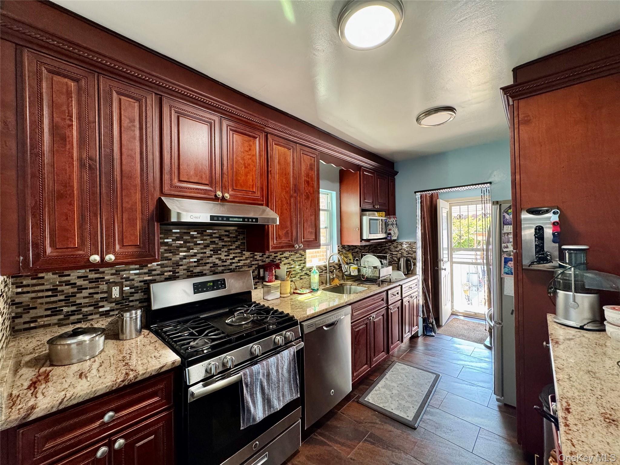 25-18 82nd Street Property Photo 5