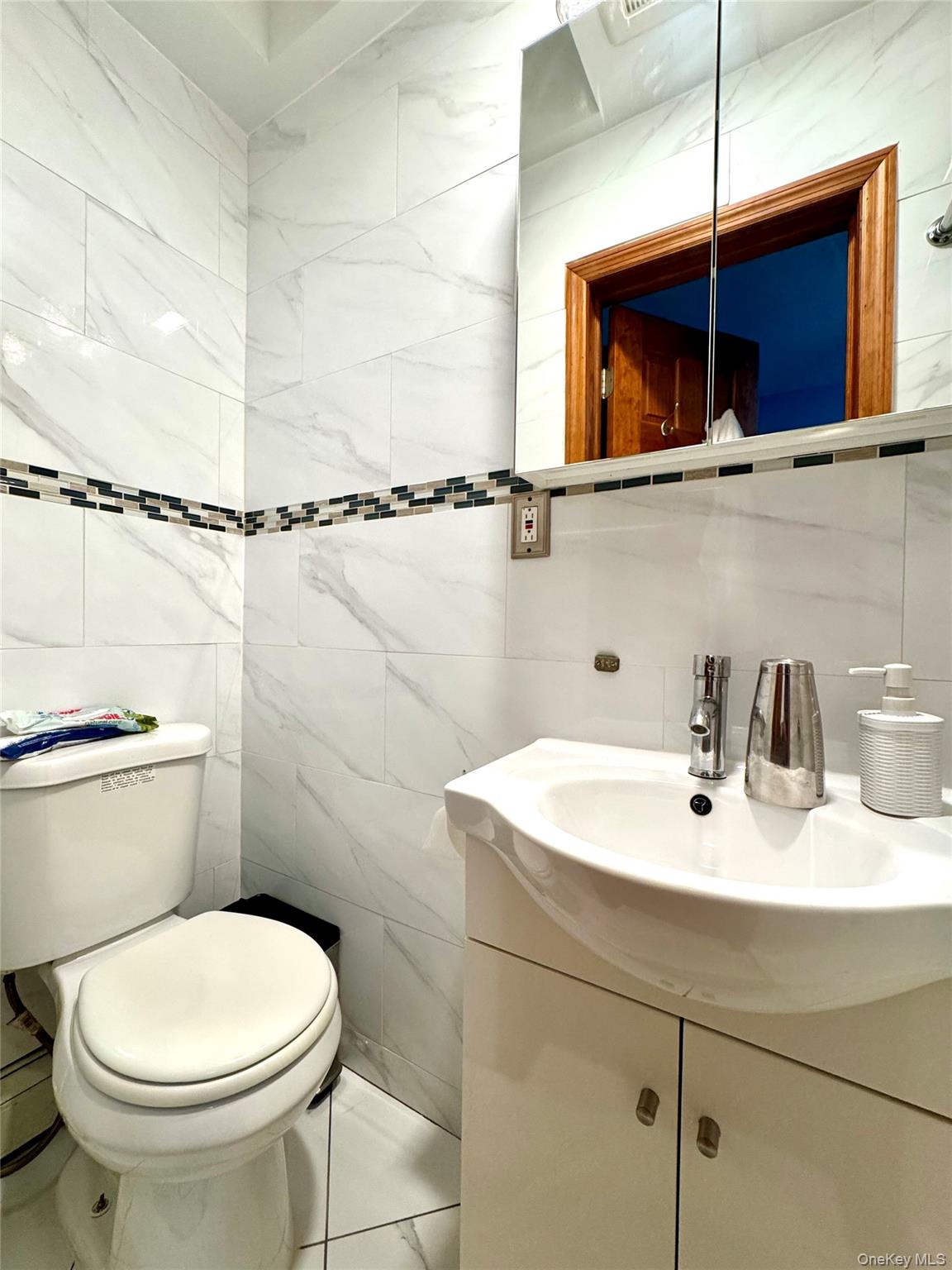 25-18 82nd Street Property Photo 8