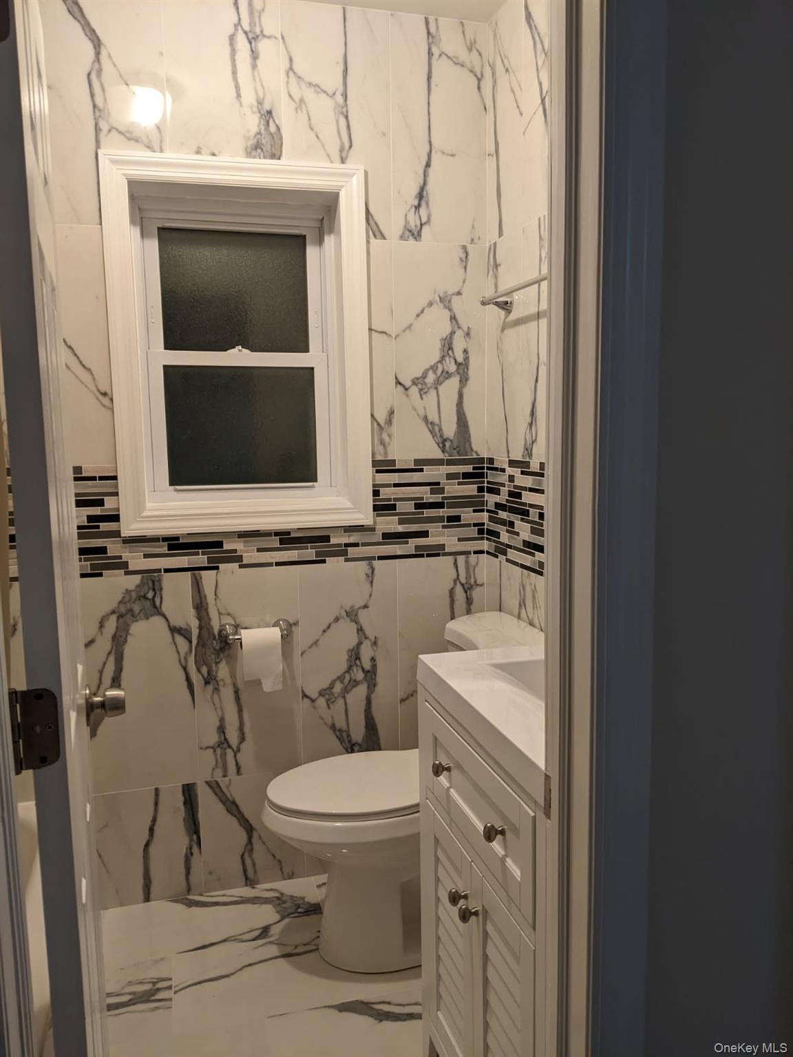 1043094 Property Photo 5