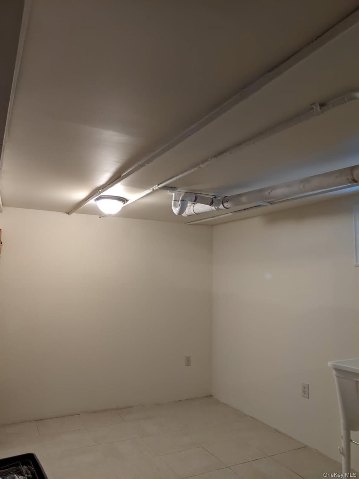 1043094 Property Photo 6