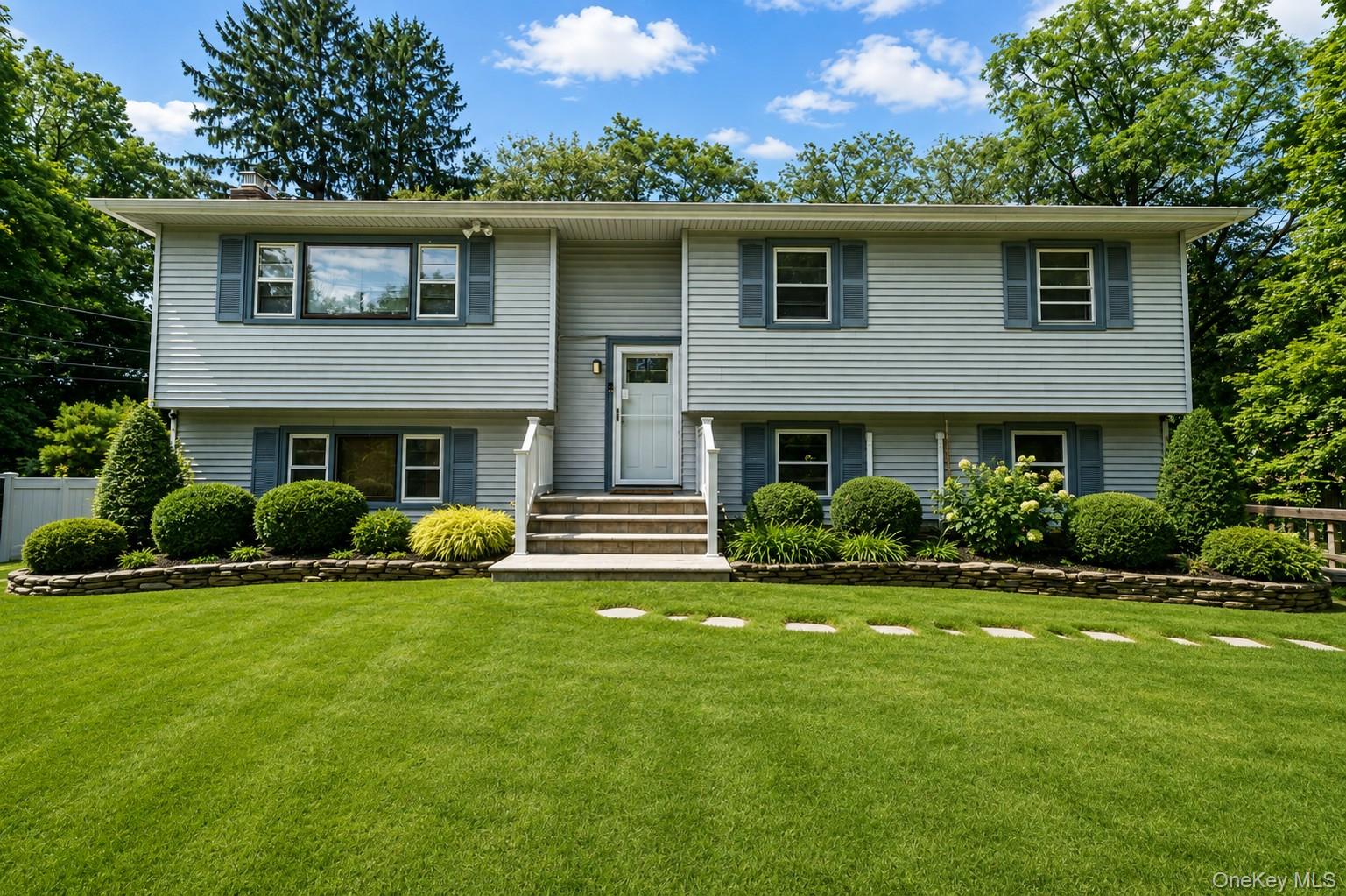 136 Woodhull Road Property Photo 1