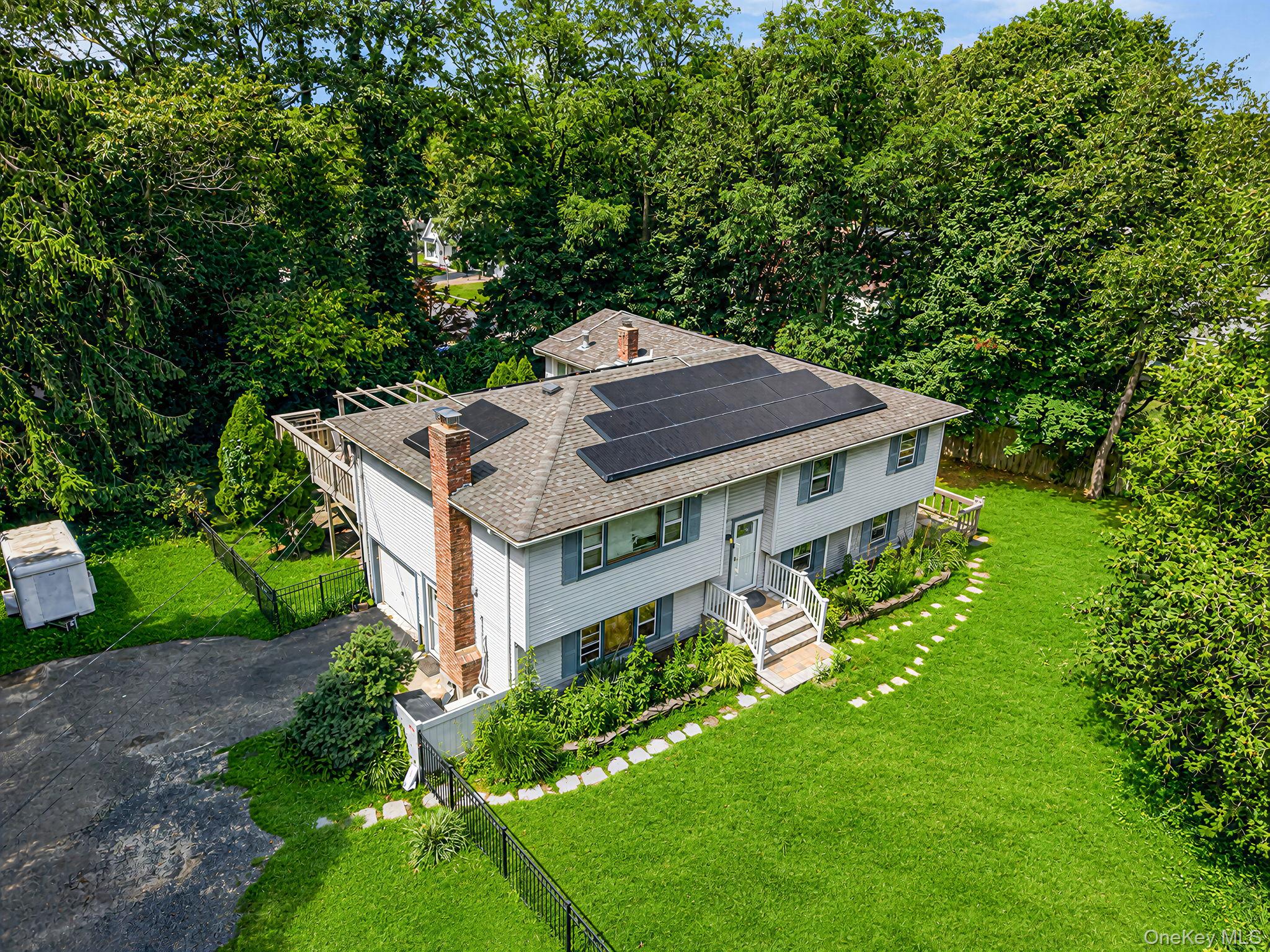 136 Woodhull Road Property Photo 1