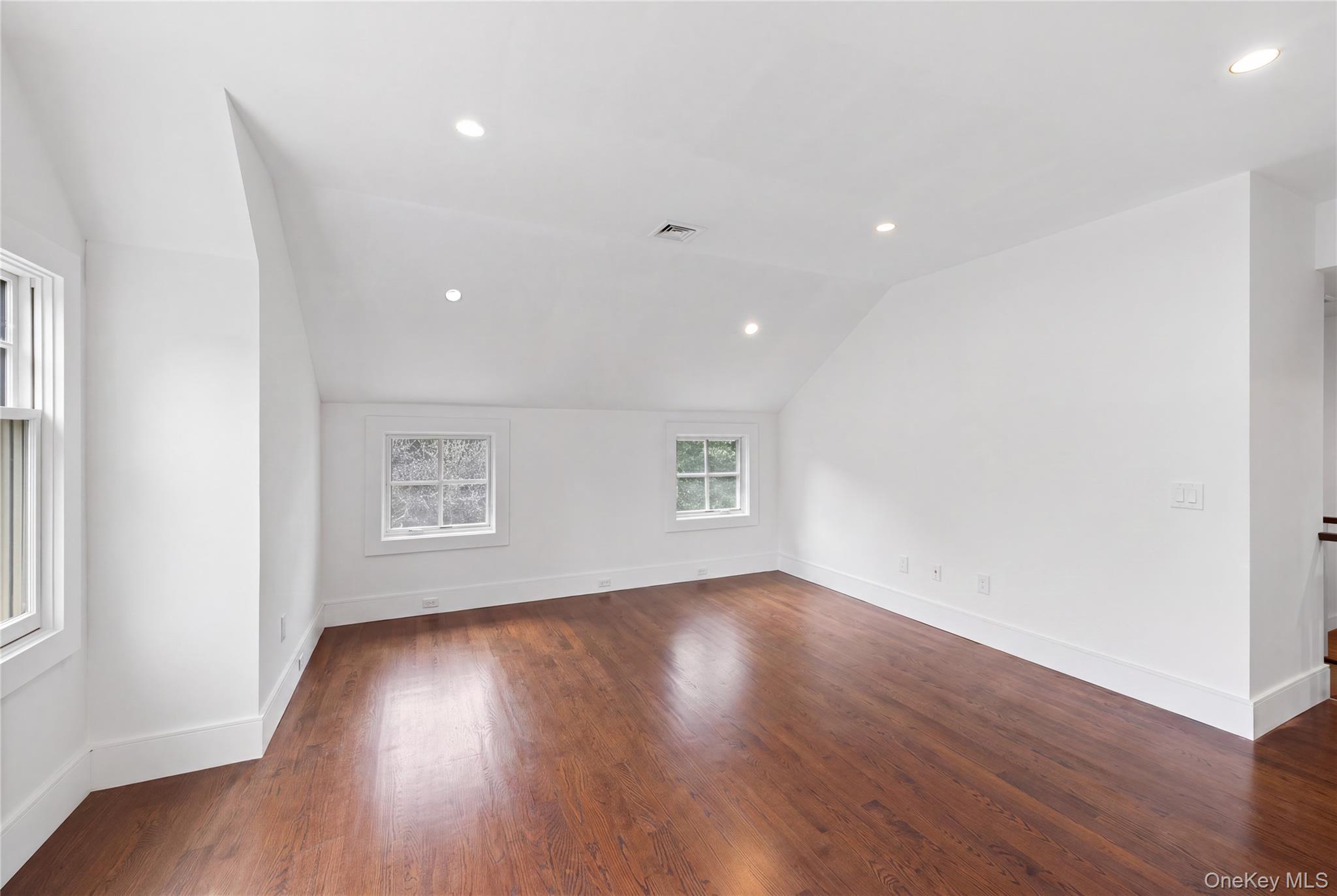 18 Green Meadow Lane Property Photo 35