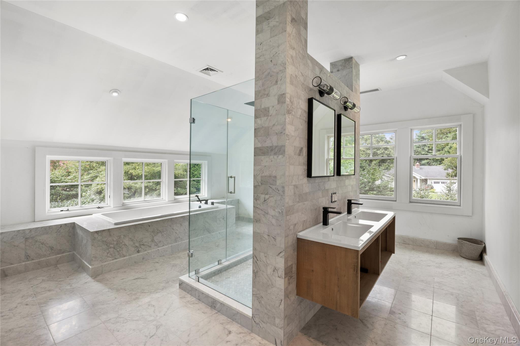 18 Green Meadow Lane Property Photo 36