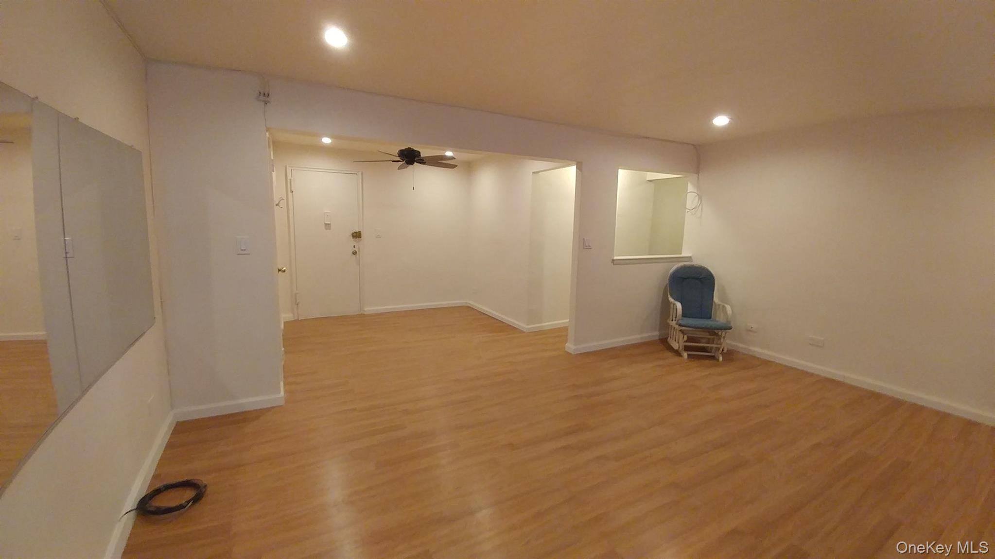 4107 Bowne Street 1a Property Photo 2