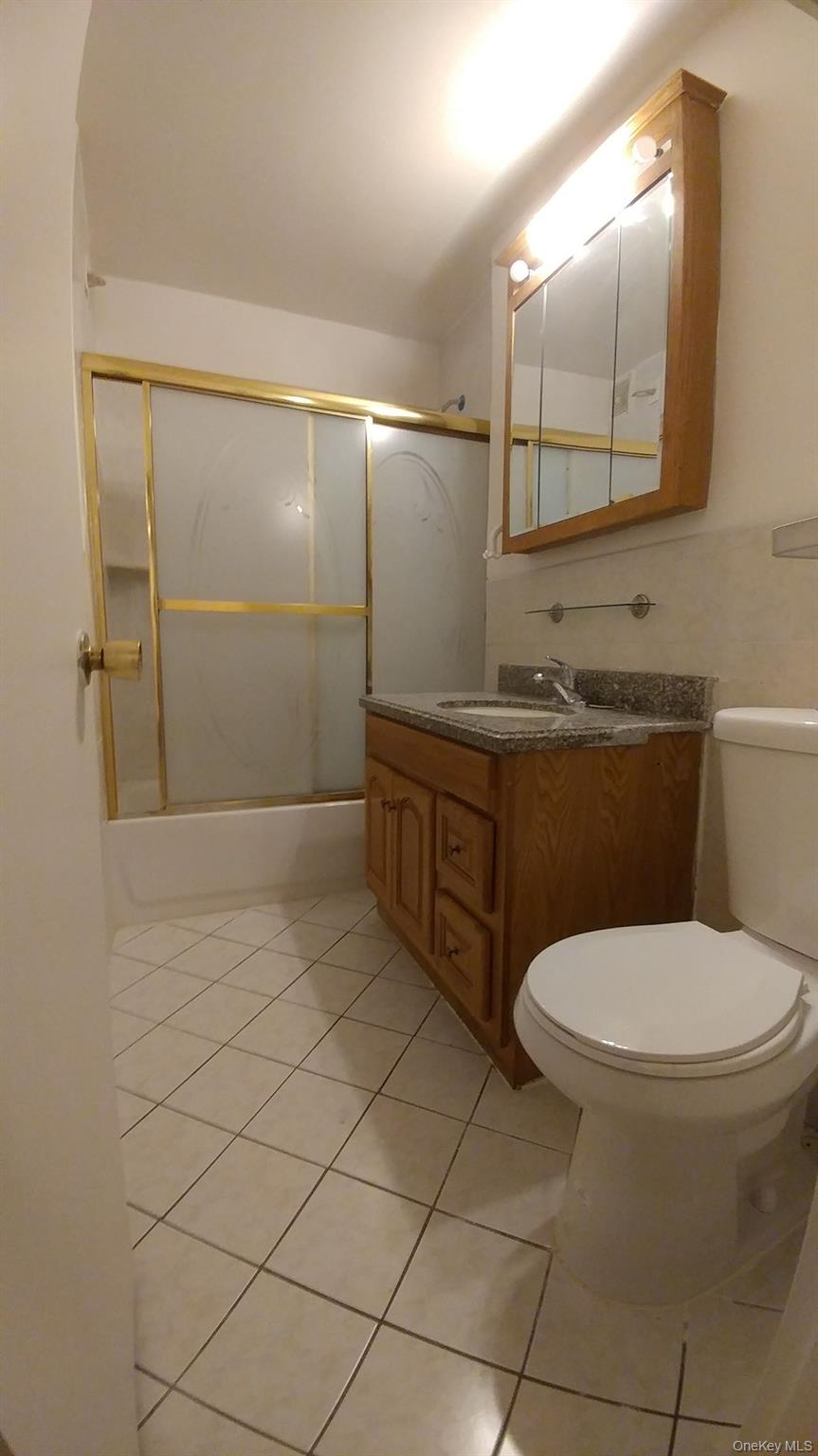 4107 Bowne Street 1a Property Photo 5