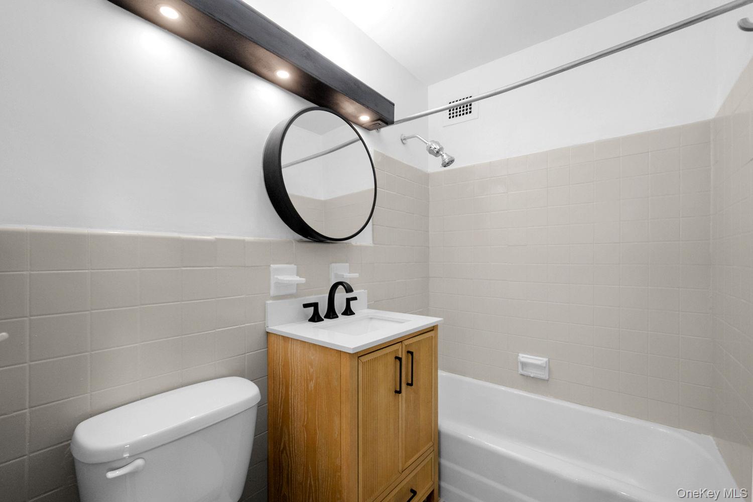 820 Boynton Avenue 11 K Property Photo 3