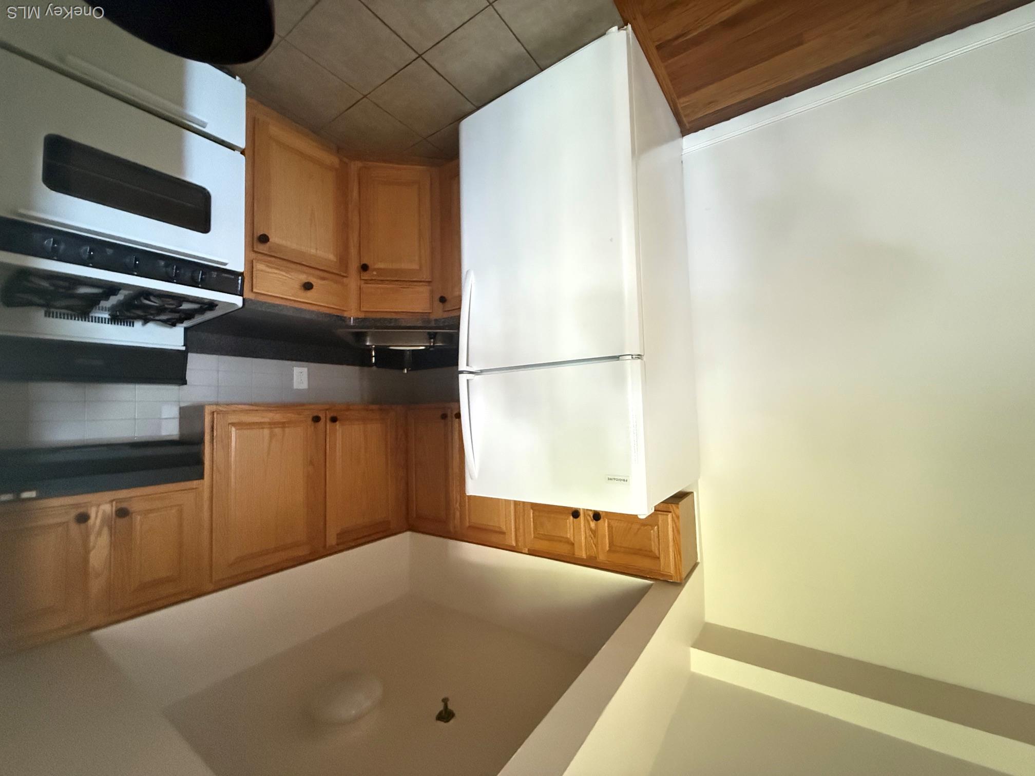 5811 84th Place Property Photo 3