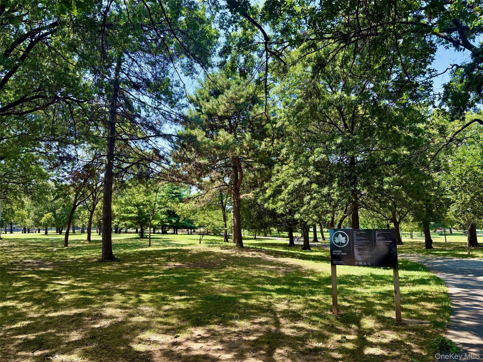 5811 84th Place Property Photo 6