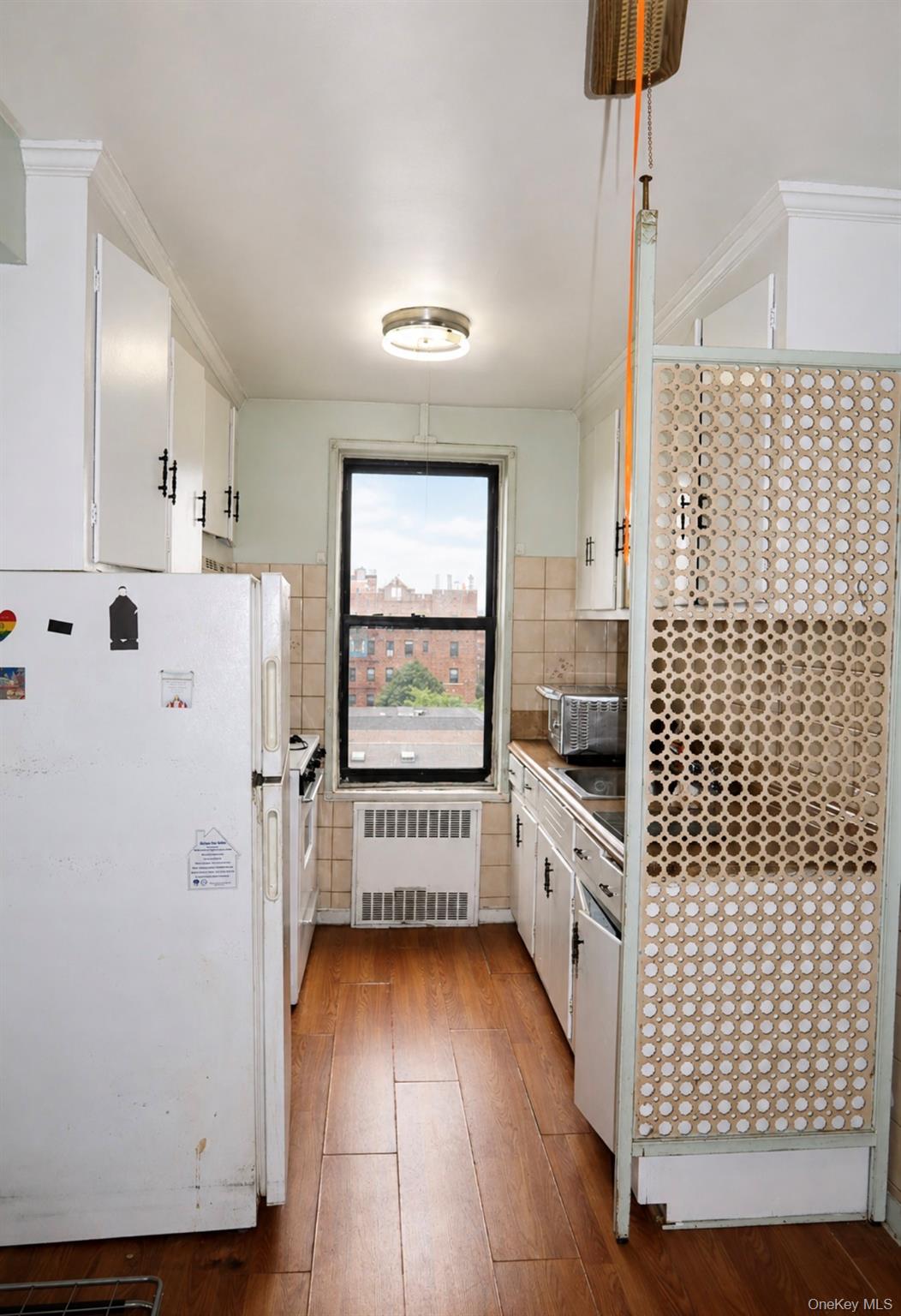 90-11 35th Ave 6r Property Photo 5