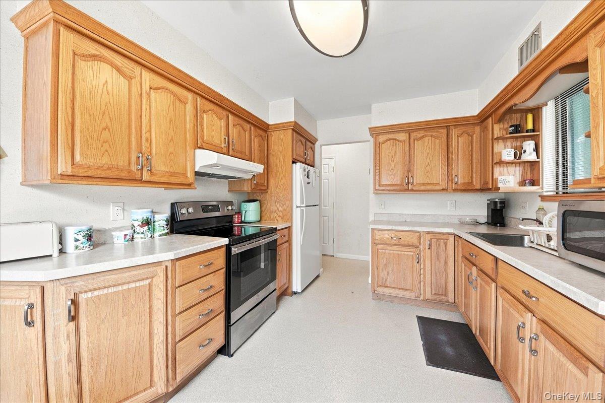50 Sycamore Drive 50 Property Photo 11