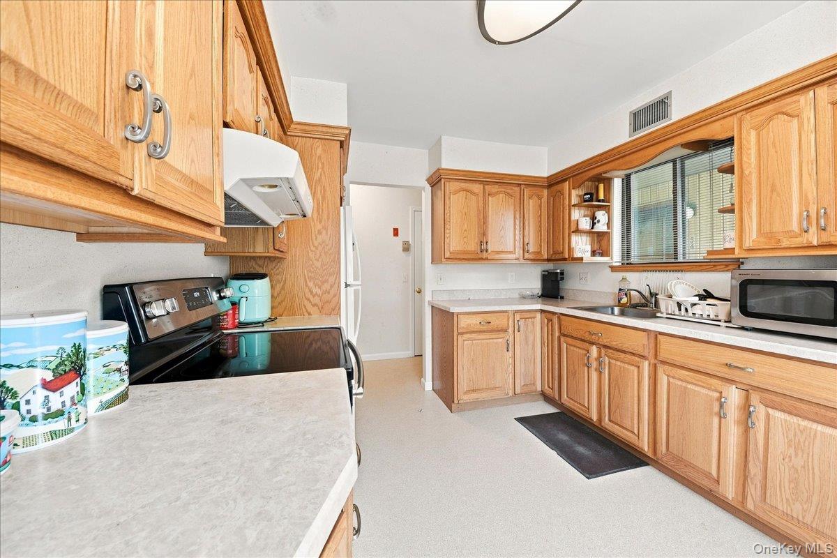 50 Sycamore Drive 50 Property Photo 12
