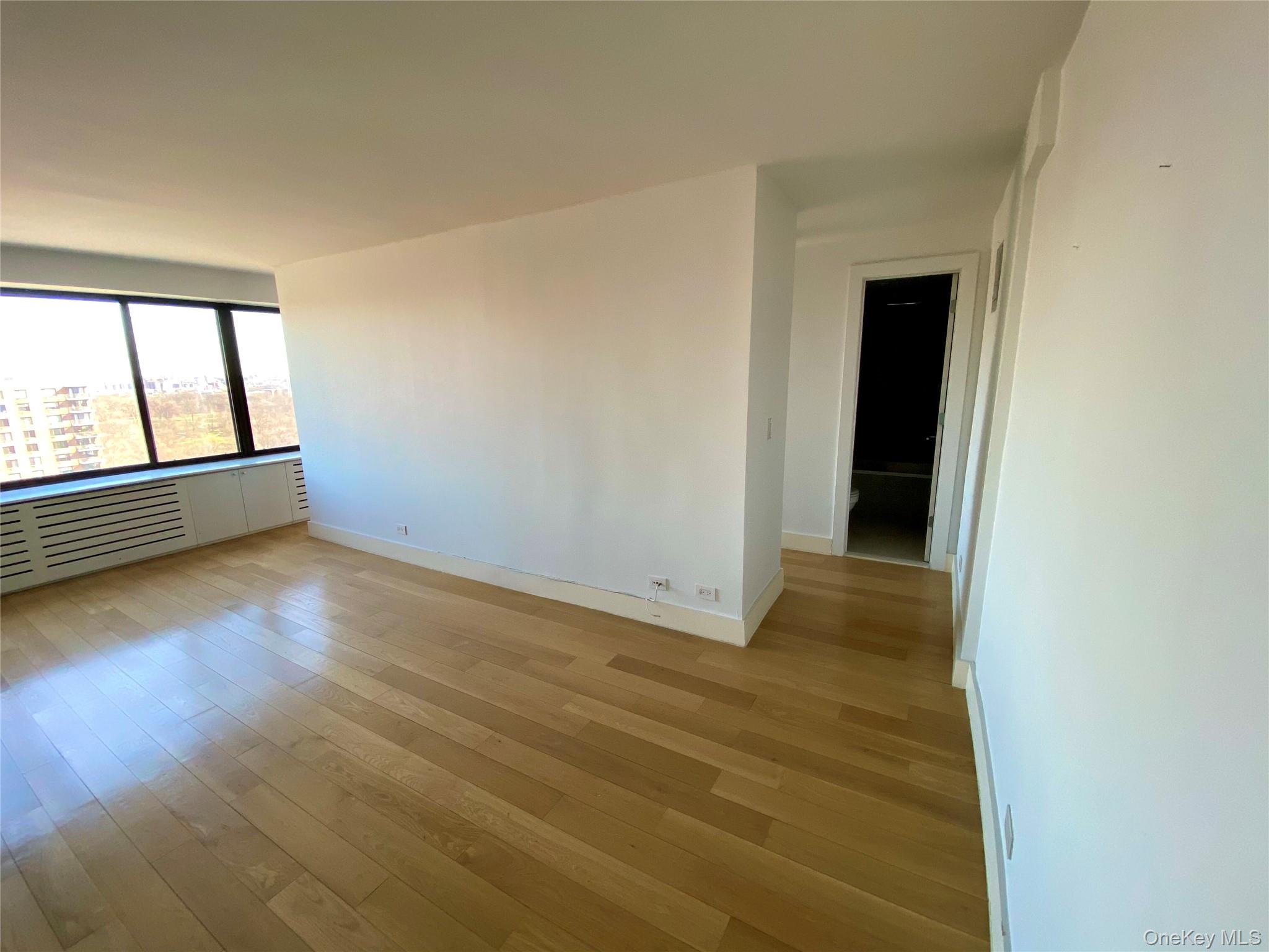 372 Central Park 20l Property Photo 4