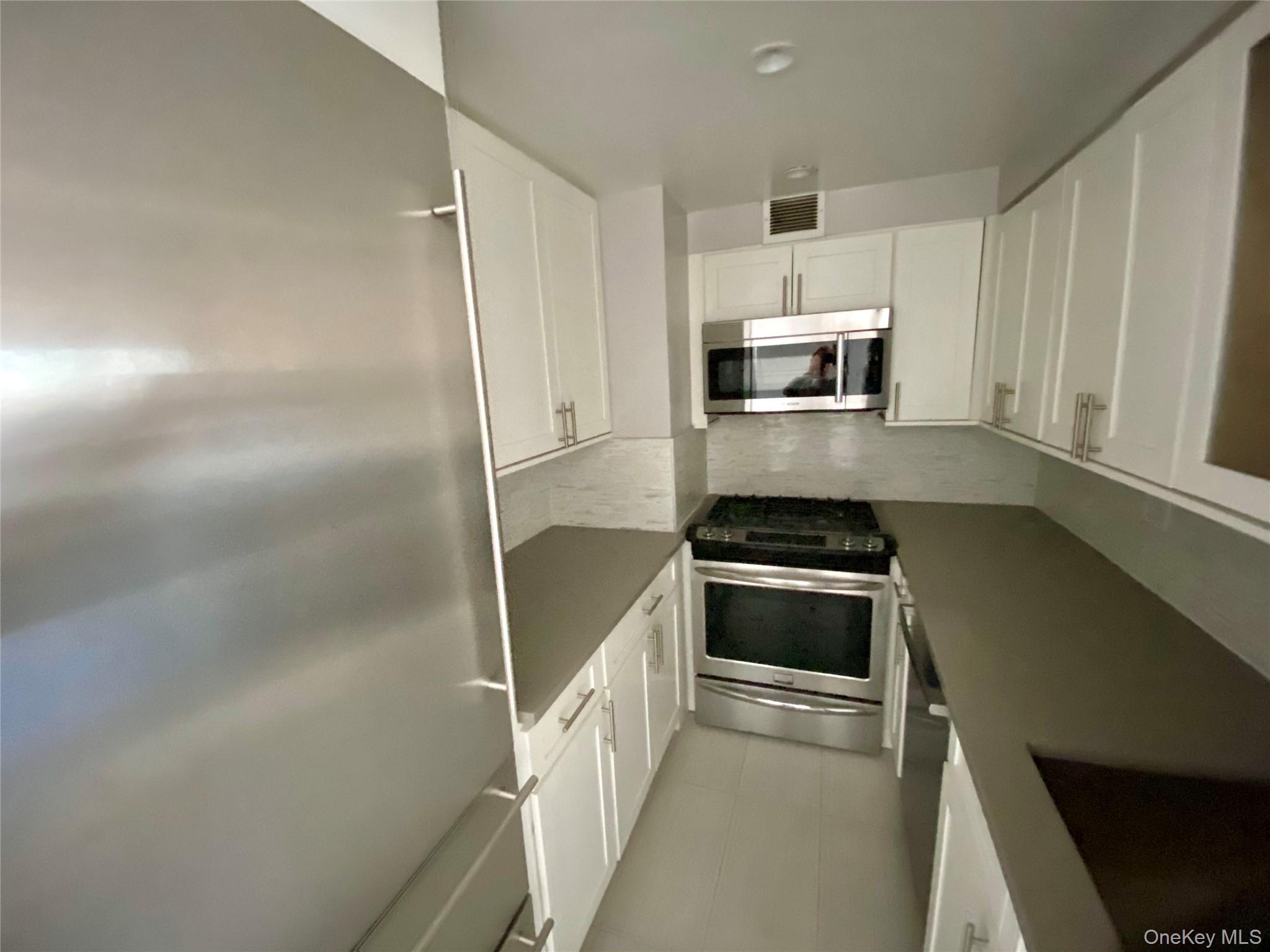 372 Central Park 20l Property Photo 12