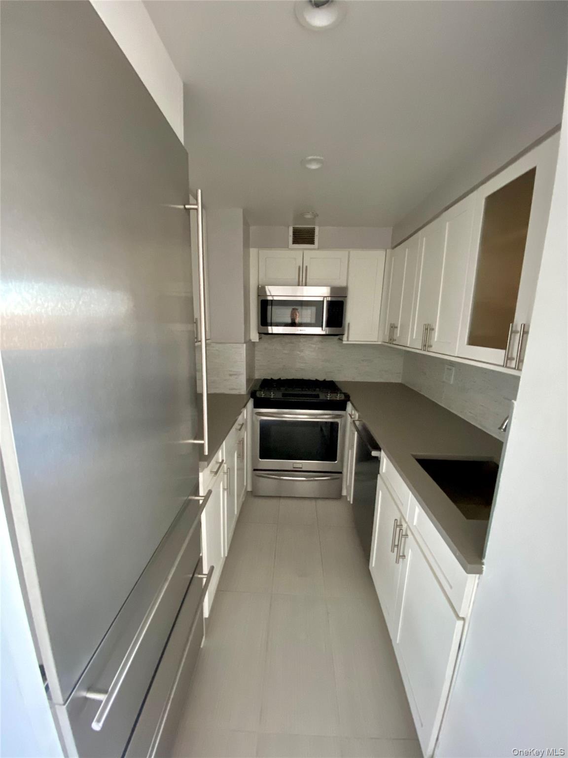 372 Central Park 20l Property Photo 13