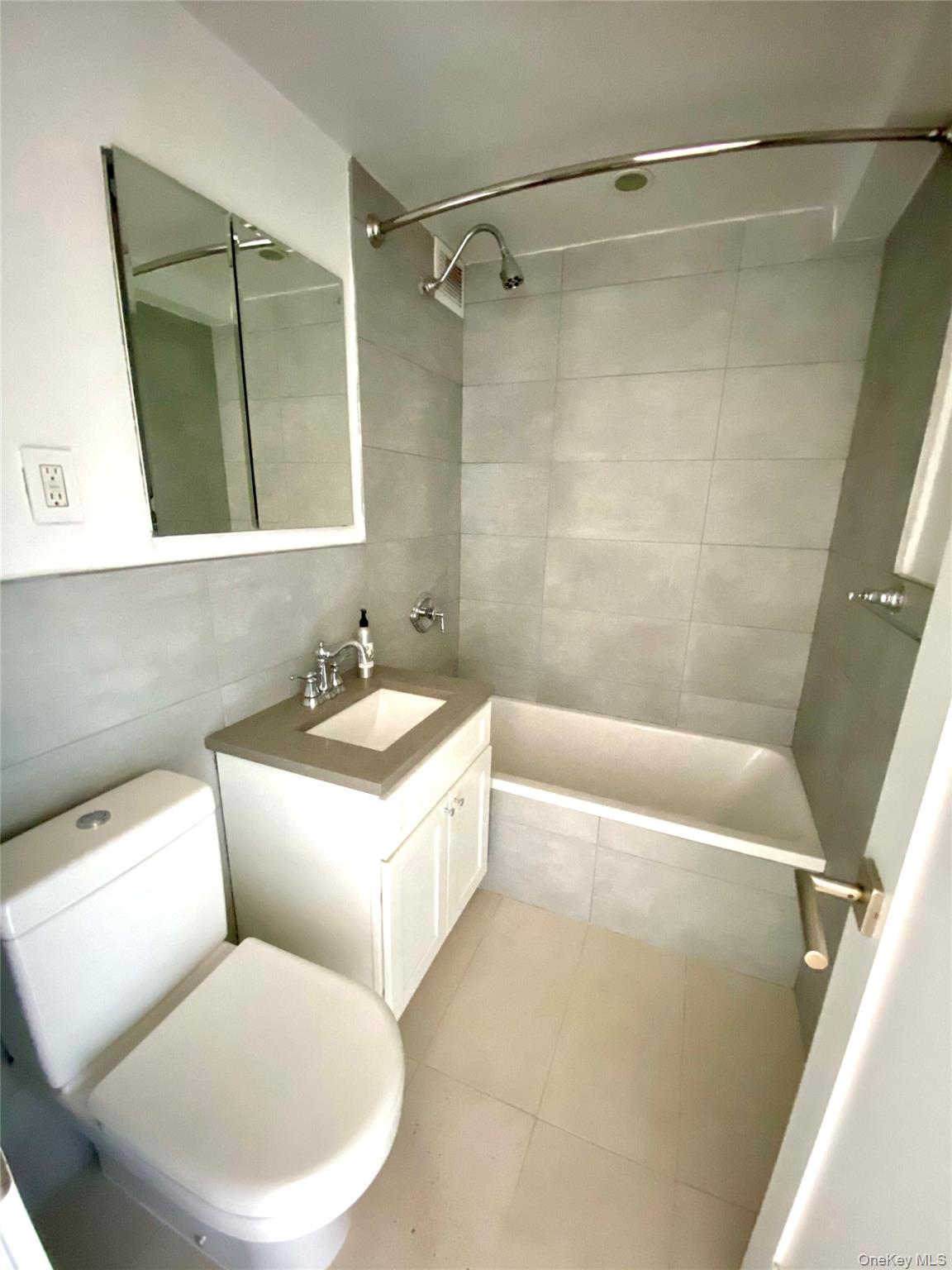 372 Central Park 20l Property Photo 17