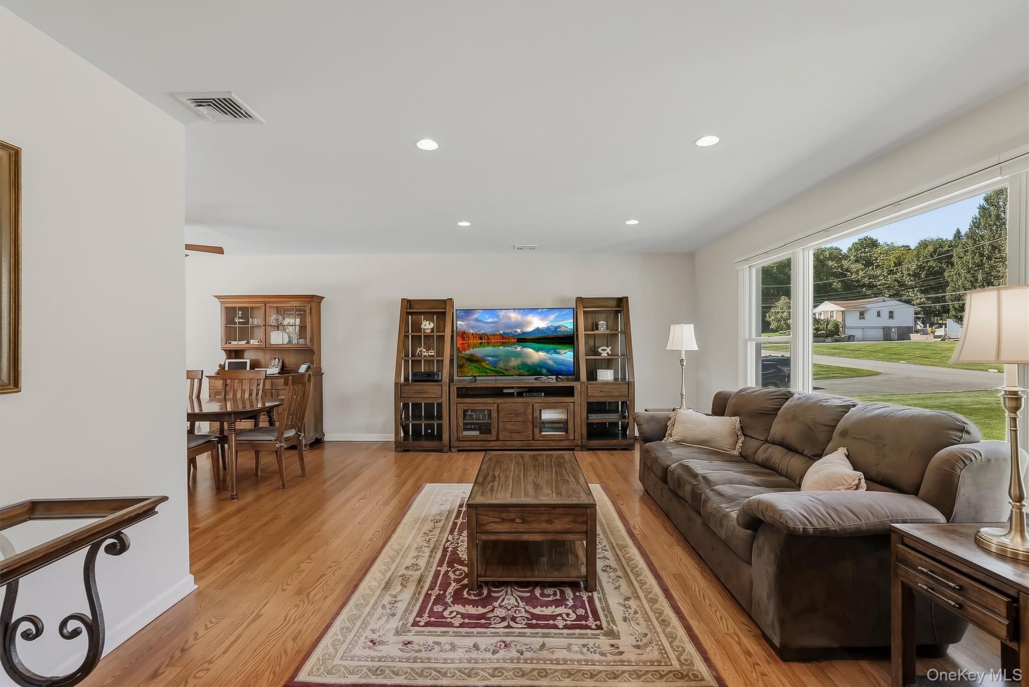 53 Greenwood Lane Property Photo 3