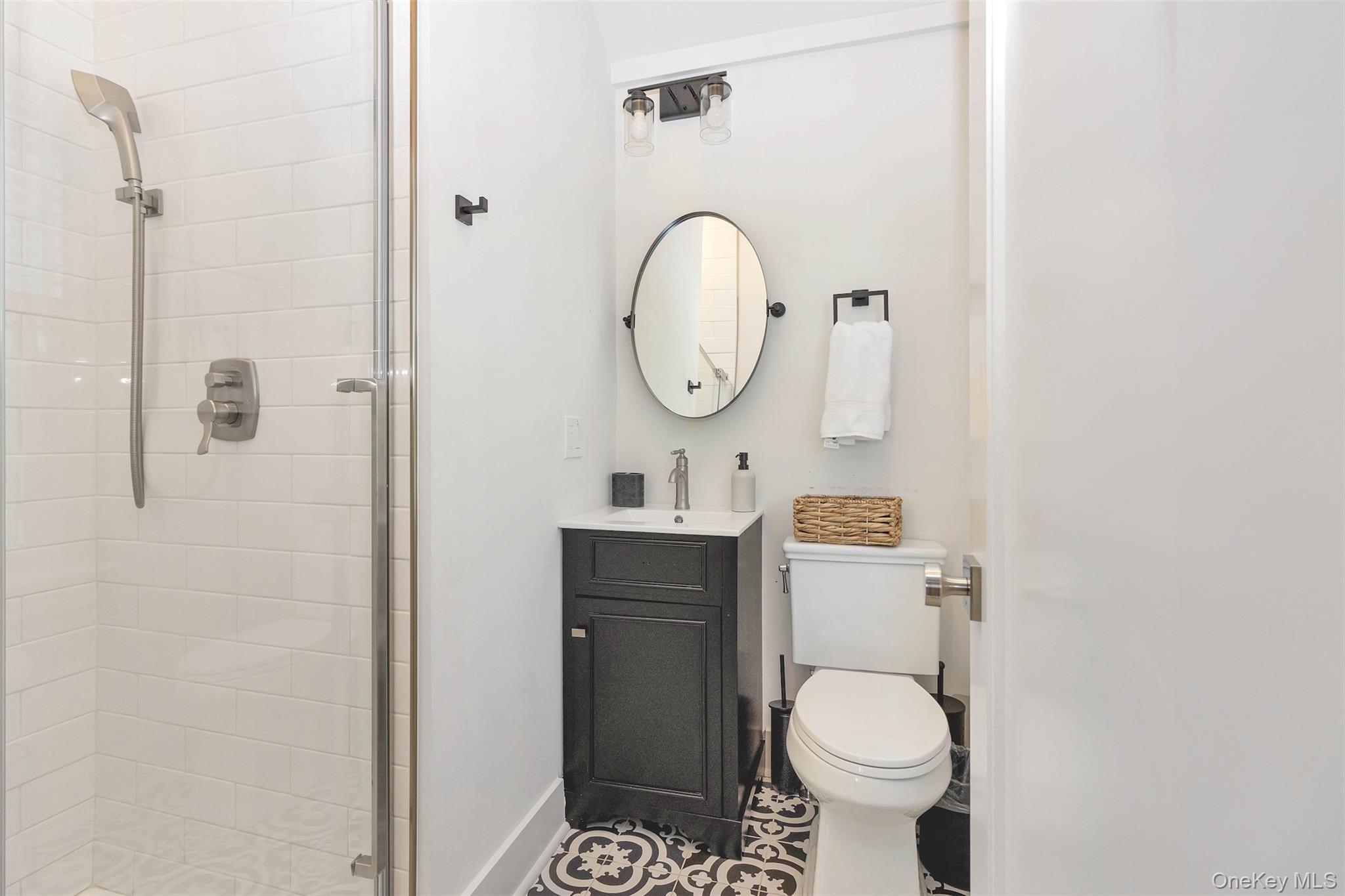 430 1st Street B Property Photo 14