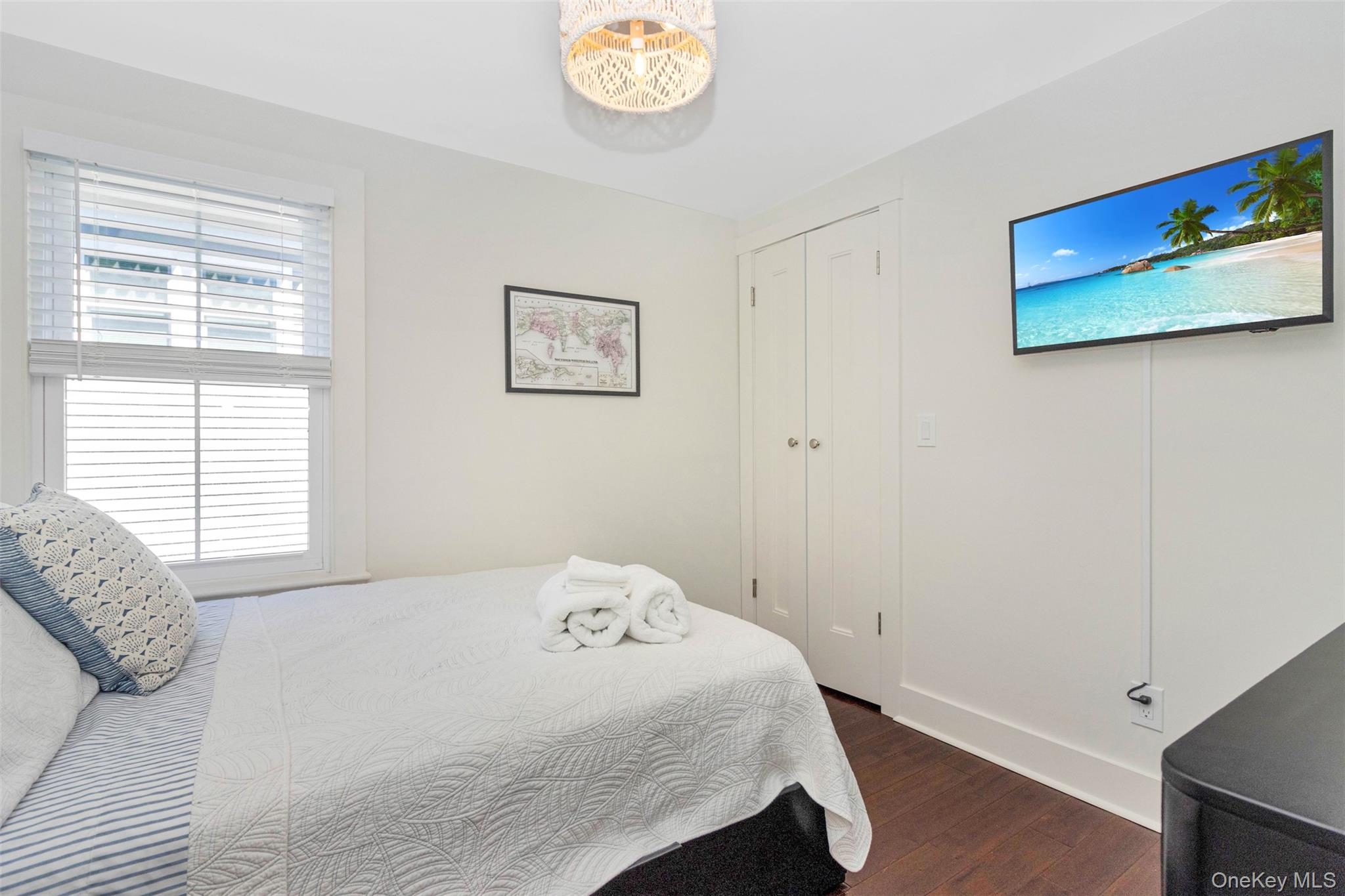 430 1st Street B Property Photo 16