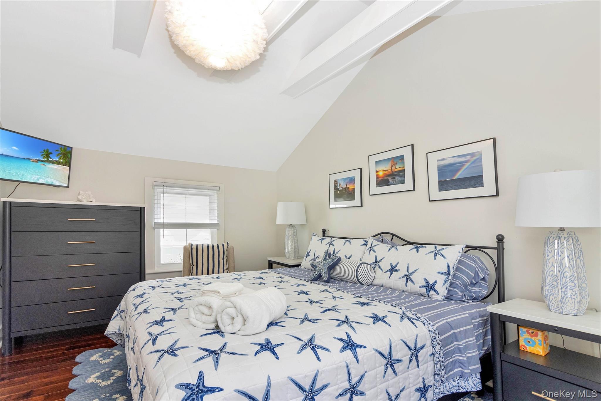 430 1st Street B Property Photo 18