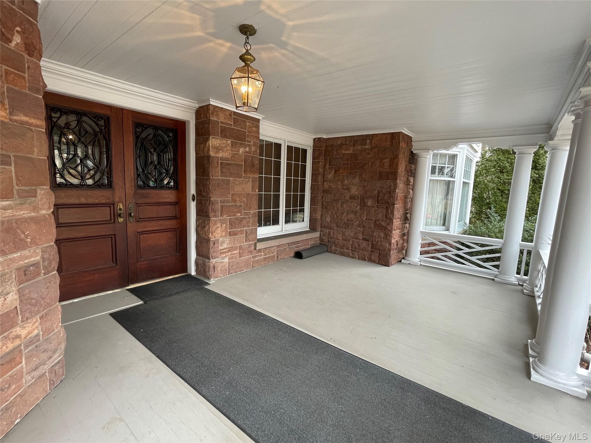171 S Broadway 5 Property Photo 3