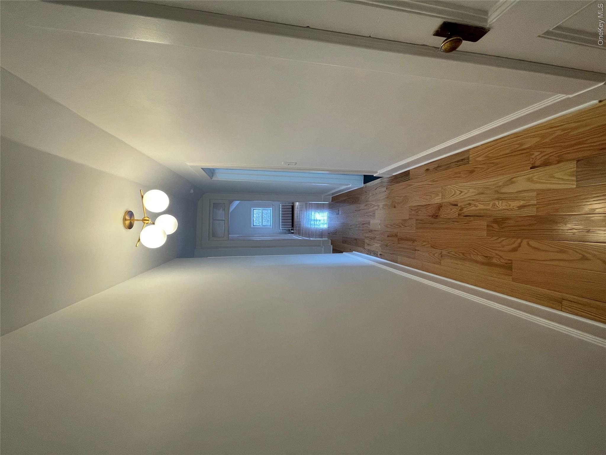 171 S Broadway 5 Property Photo 8