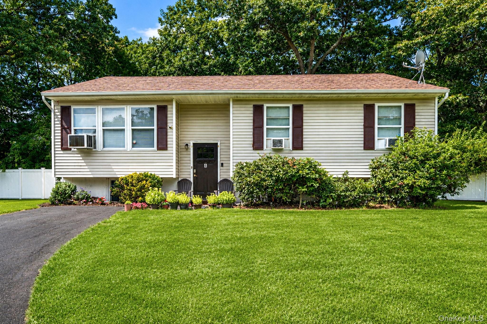 4 Witmer Court Property Photo 1