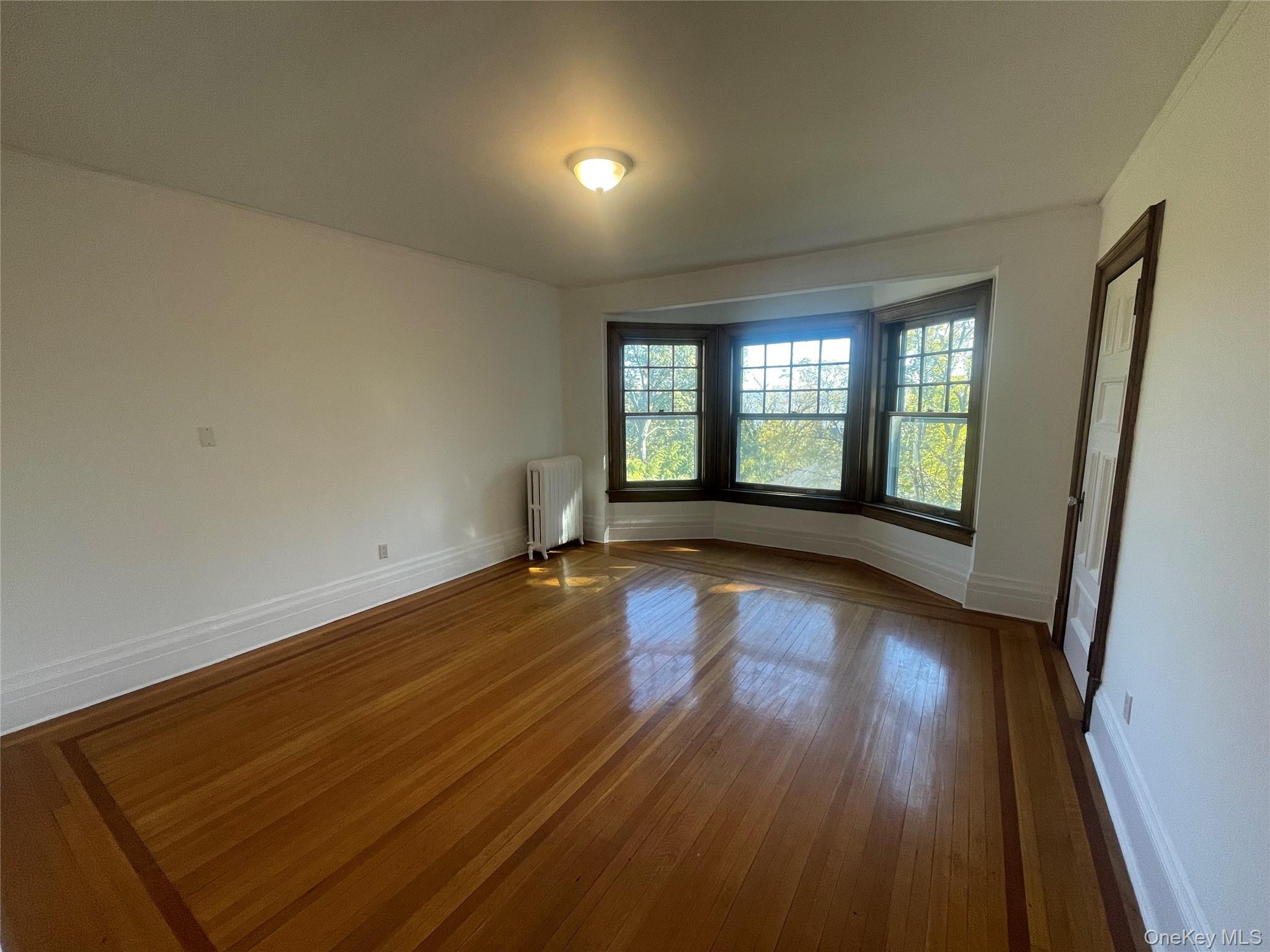 171 S Broadway 3 Property Photo 3