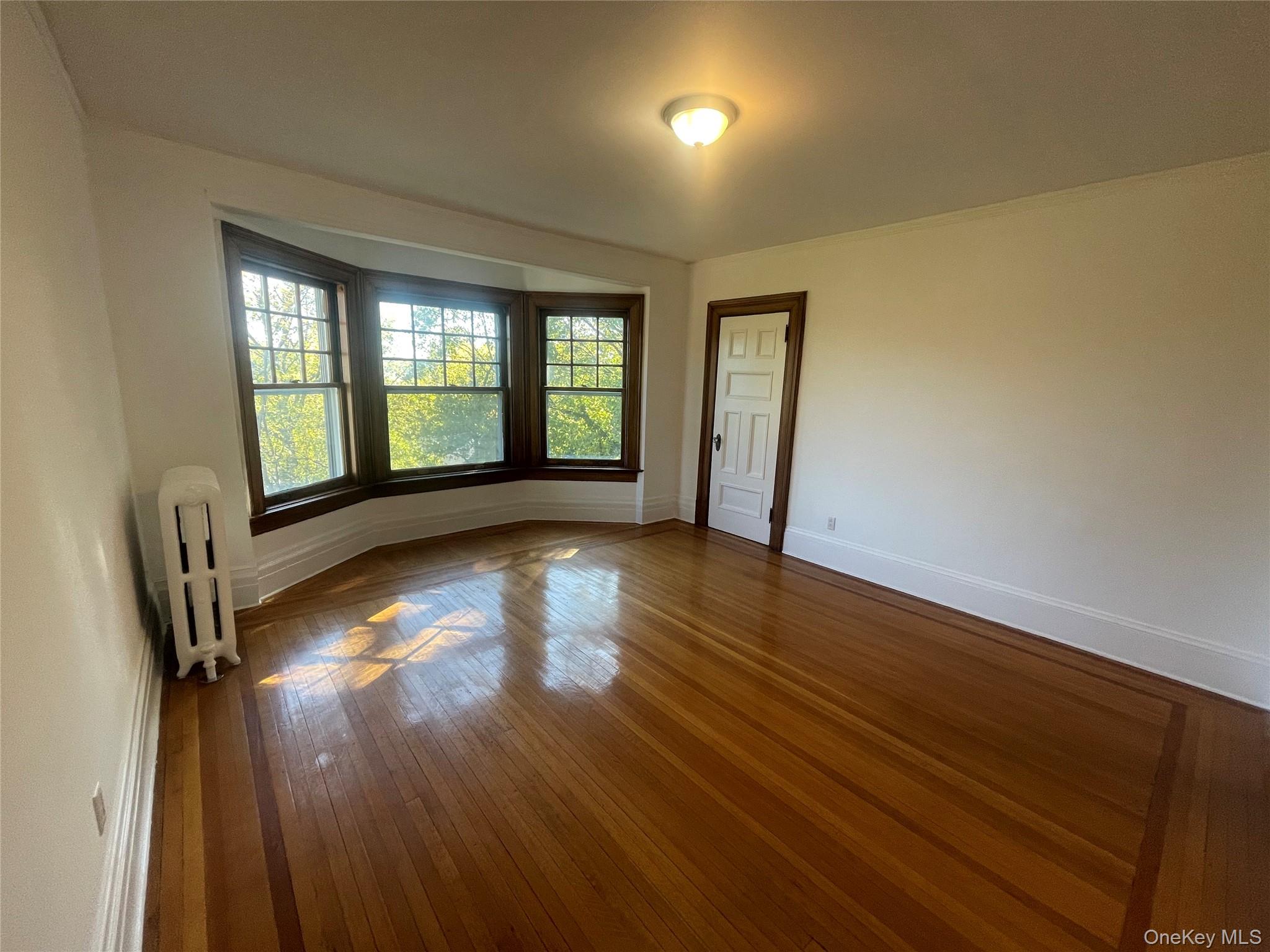171 S Broadway 3 Property Photo 4