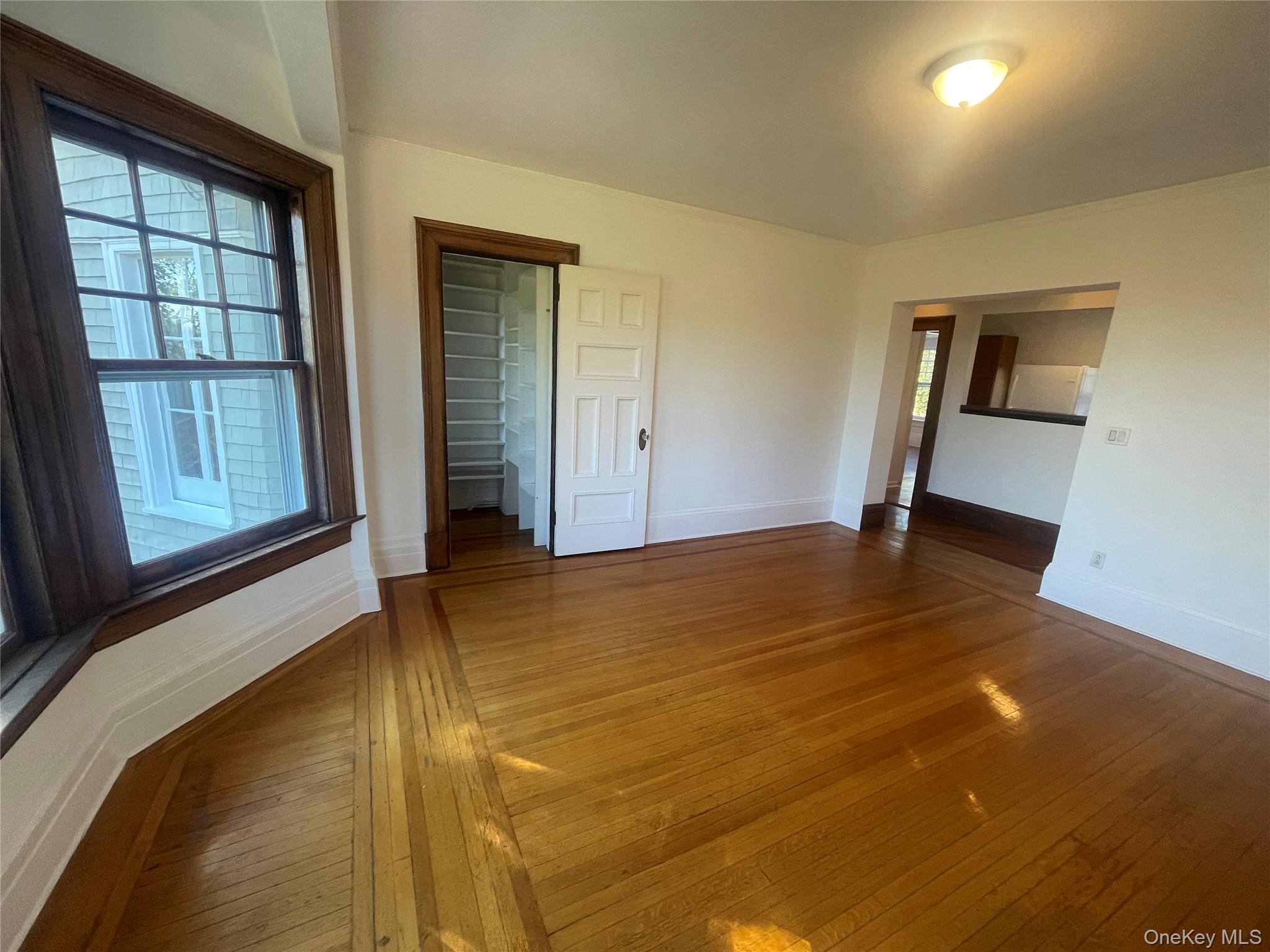 171 S Broadway 3 Property Photo 5
