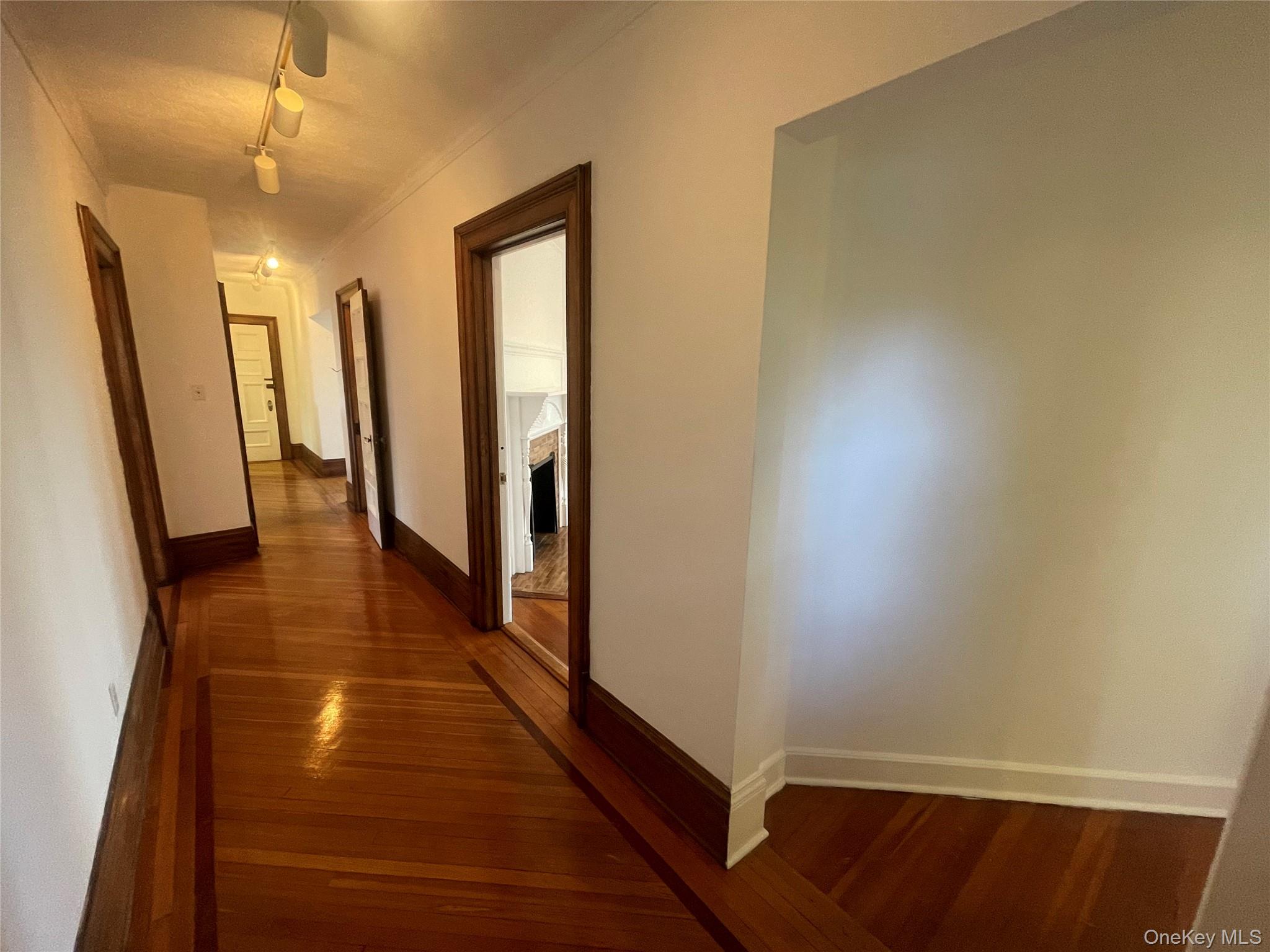 171 S Broadway 3 Property Photo 13