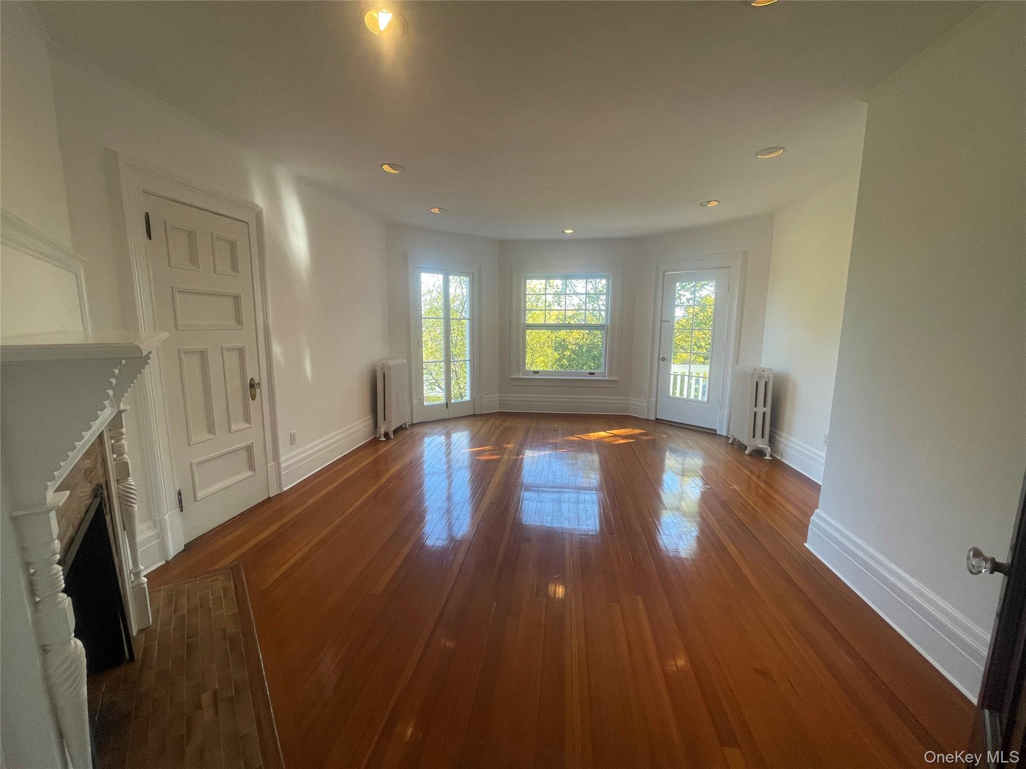 171 S Broadway 3 Property Photo 14