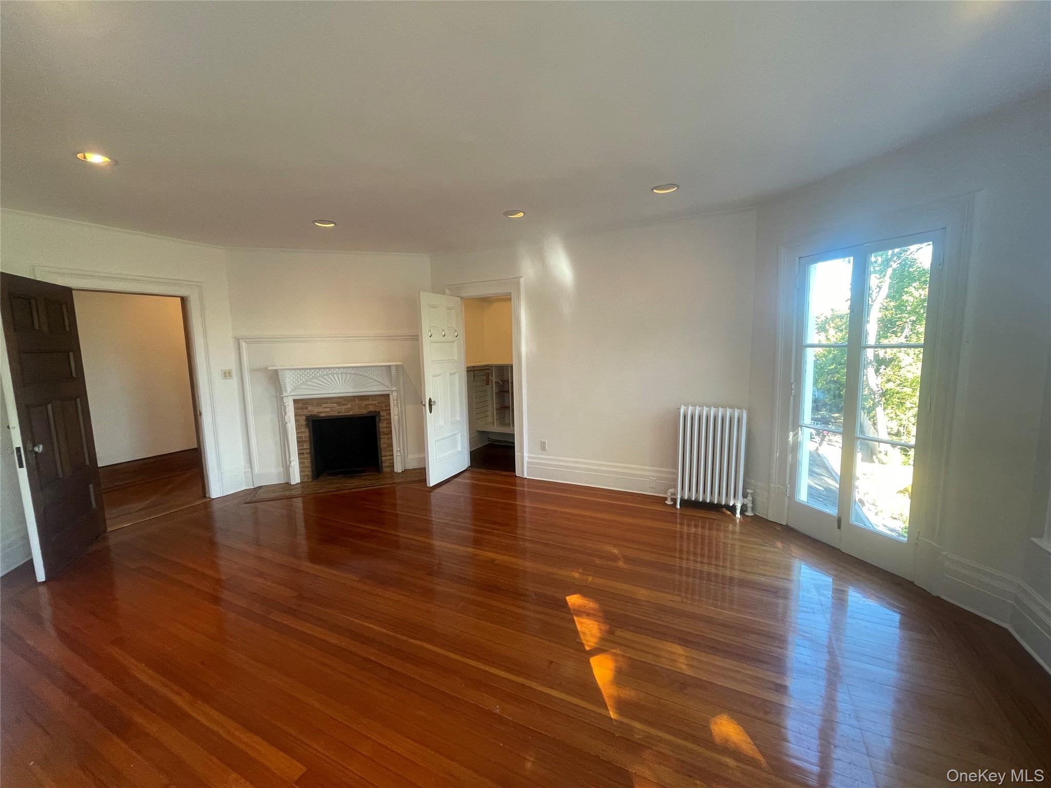 171 S Broadway 3 Property Photo 15