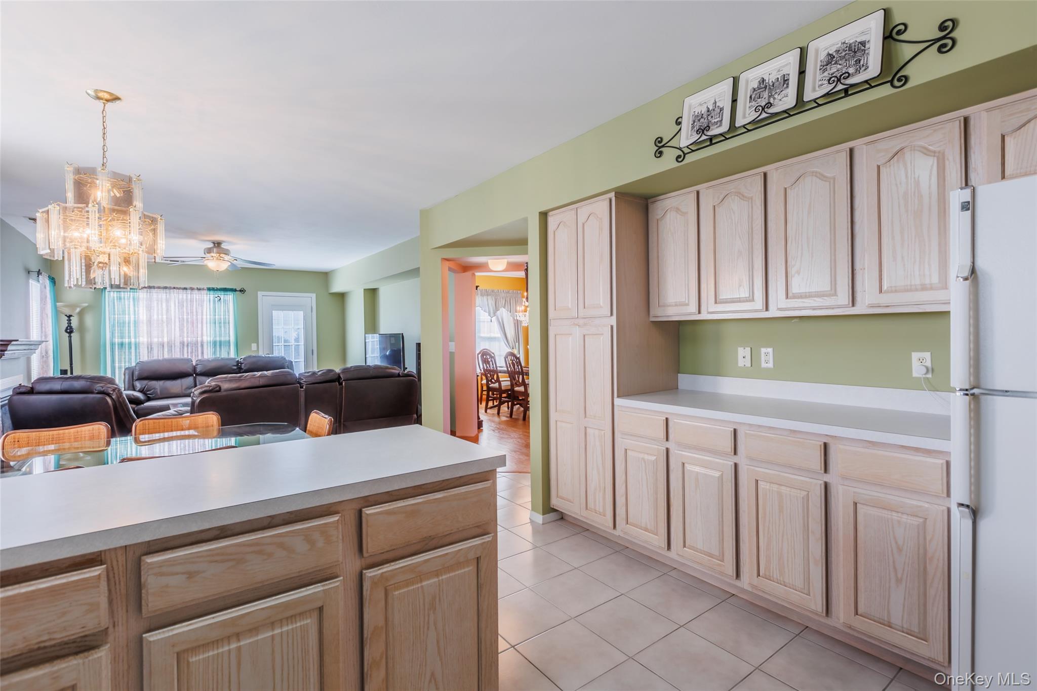 619 Spring Lake Drive Property Photo 12