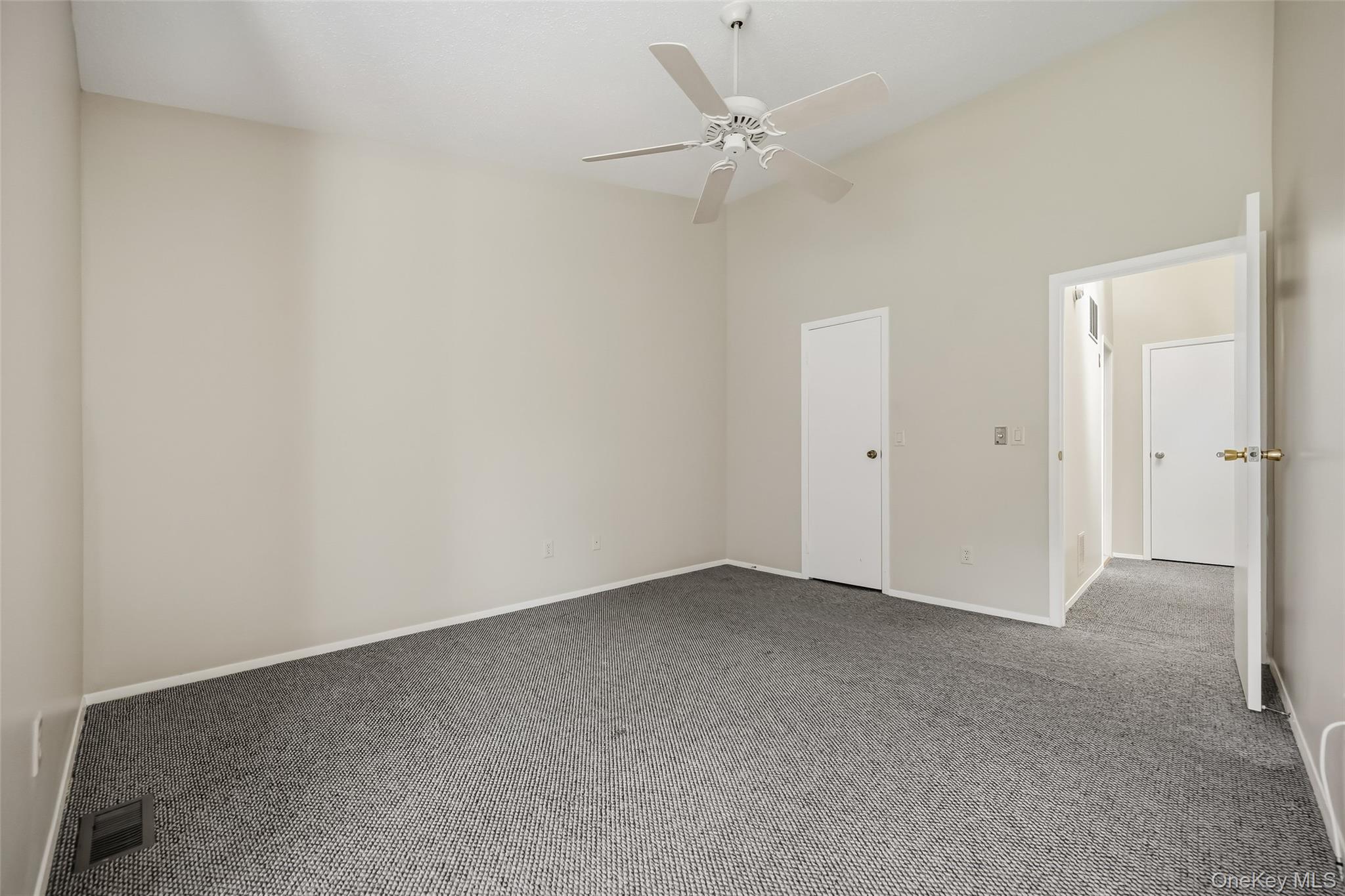 1005 Whispering Hills Property Photo 15
