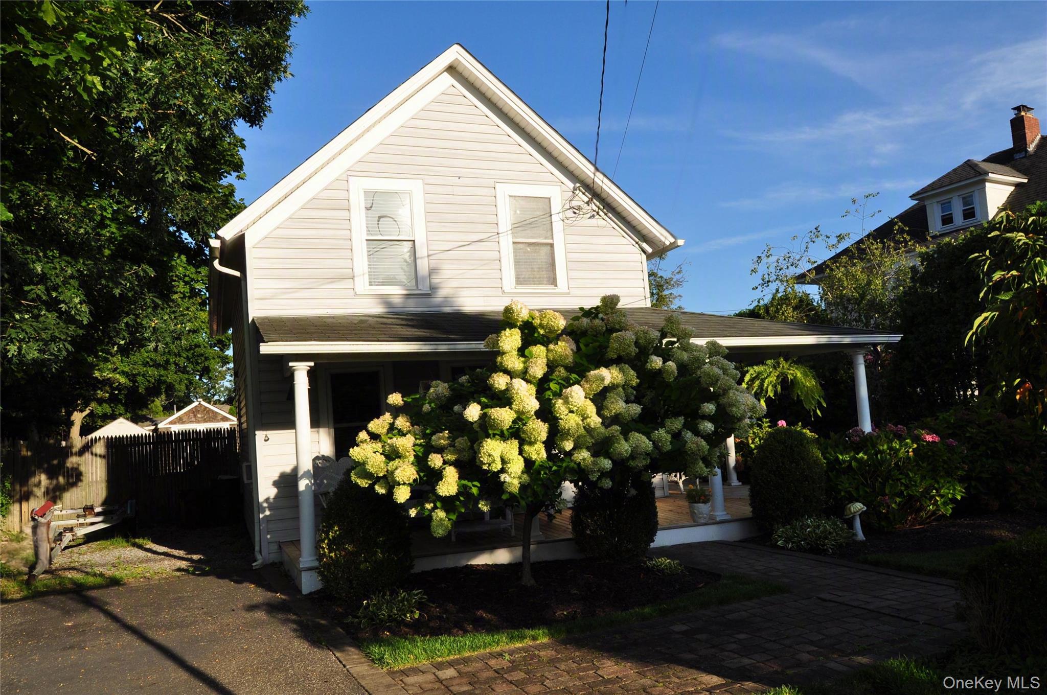 23 Lake Ave Property Photo 1