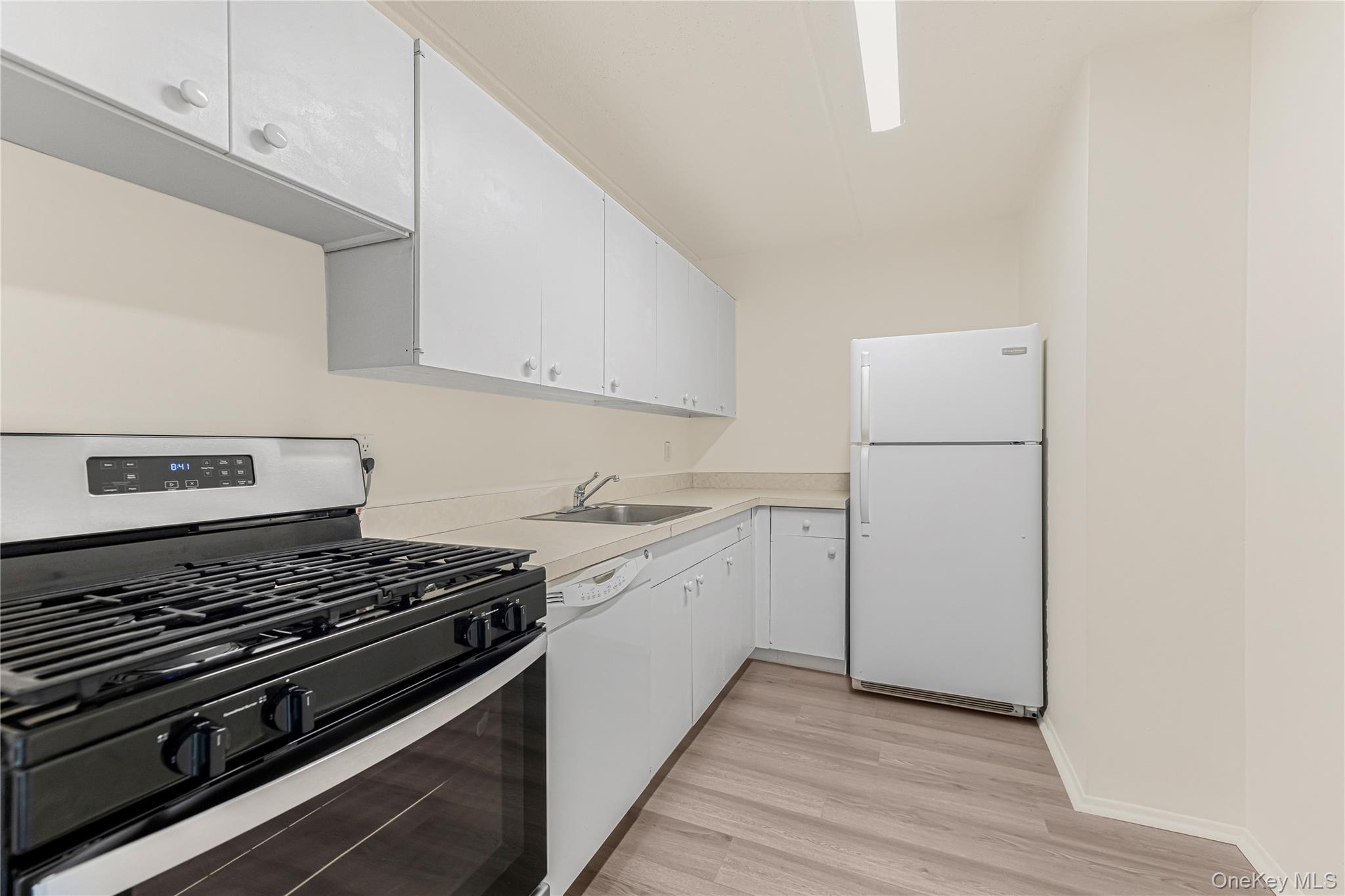 1155 Warburton Avenue 2s Property Photo 10