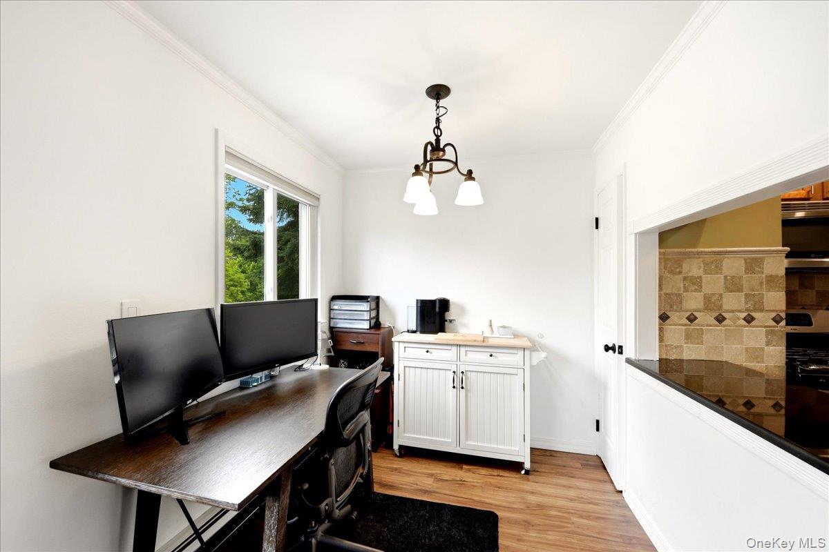 828 Pelhamdale Avenue 2p Property Photo 6