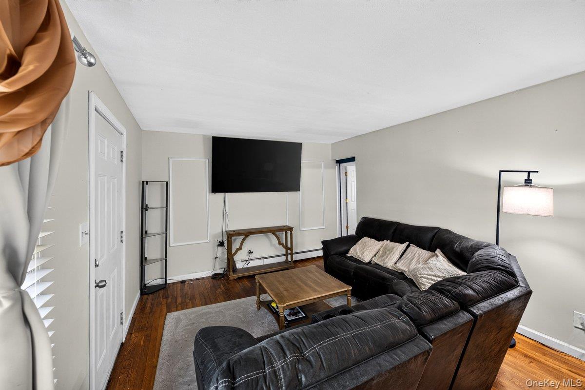 287 Whittier Drive Property Photo 4