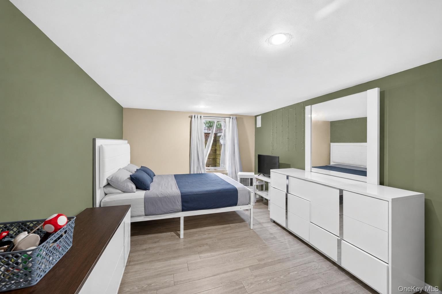 287 Whittier Drive Property Photo 14