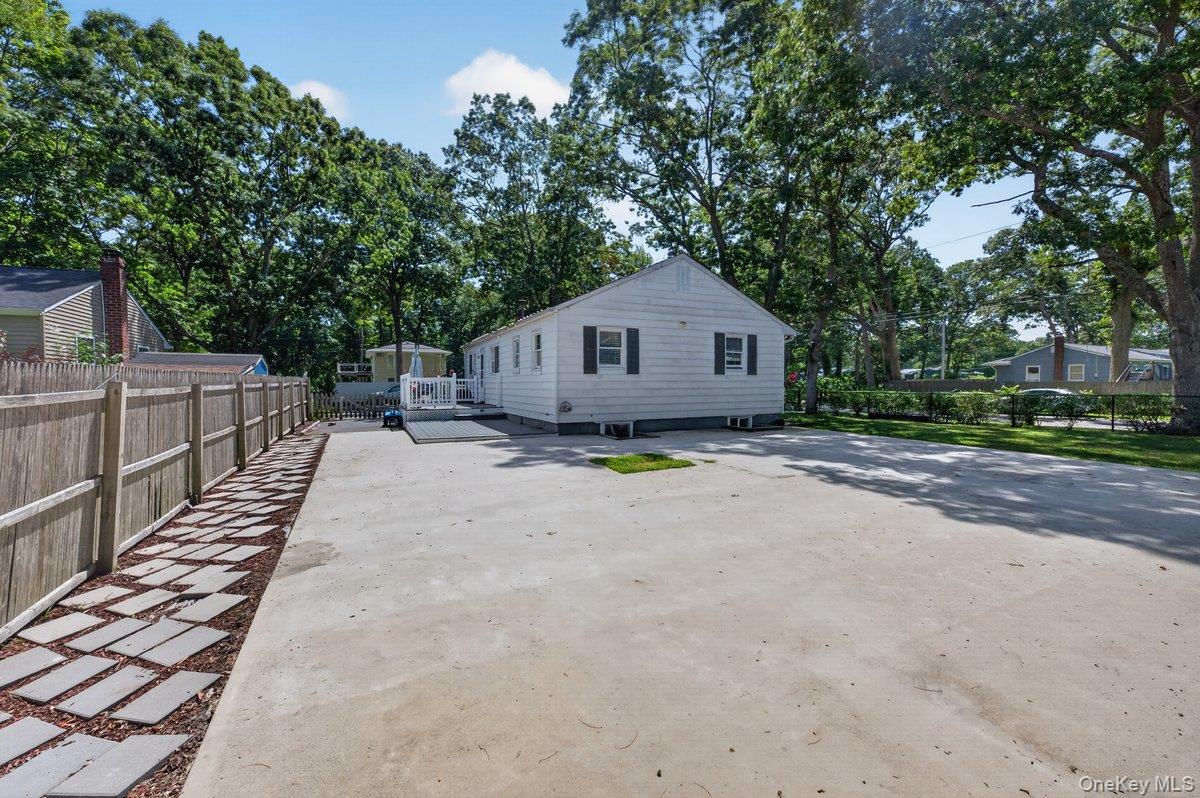 287 Whittier Drive Property Photo 16