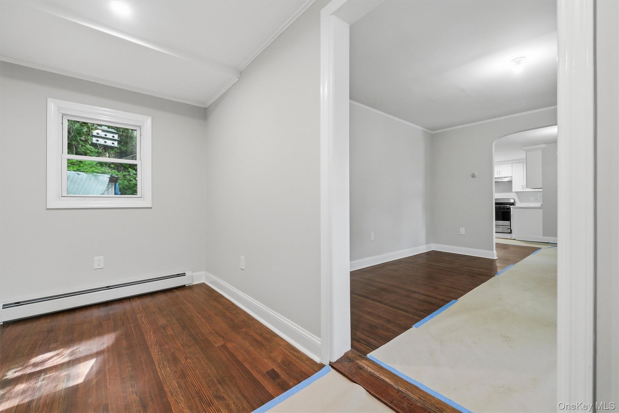 669 N Division Street Property Photo 3