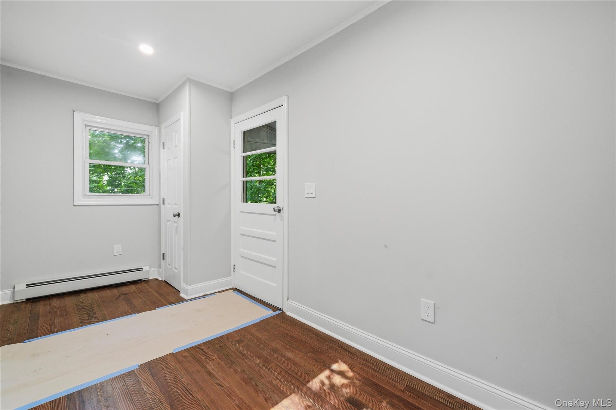 669 N Division Street Property Photo 5