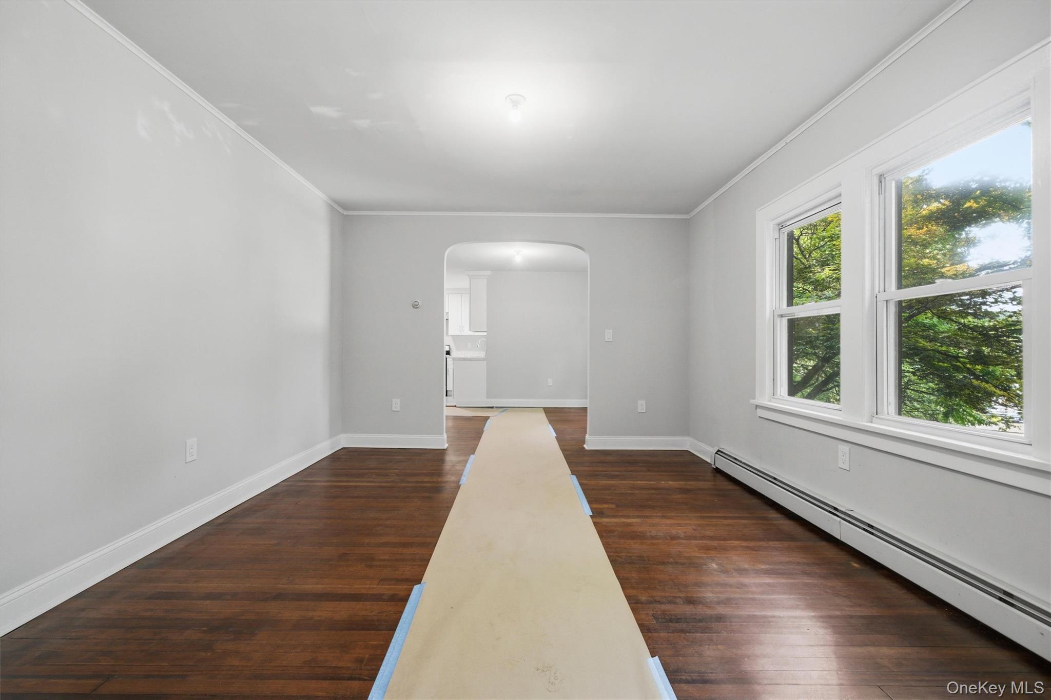669 N Division Street Property Photo 6