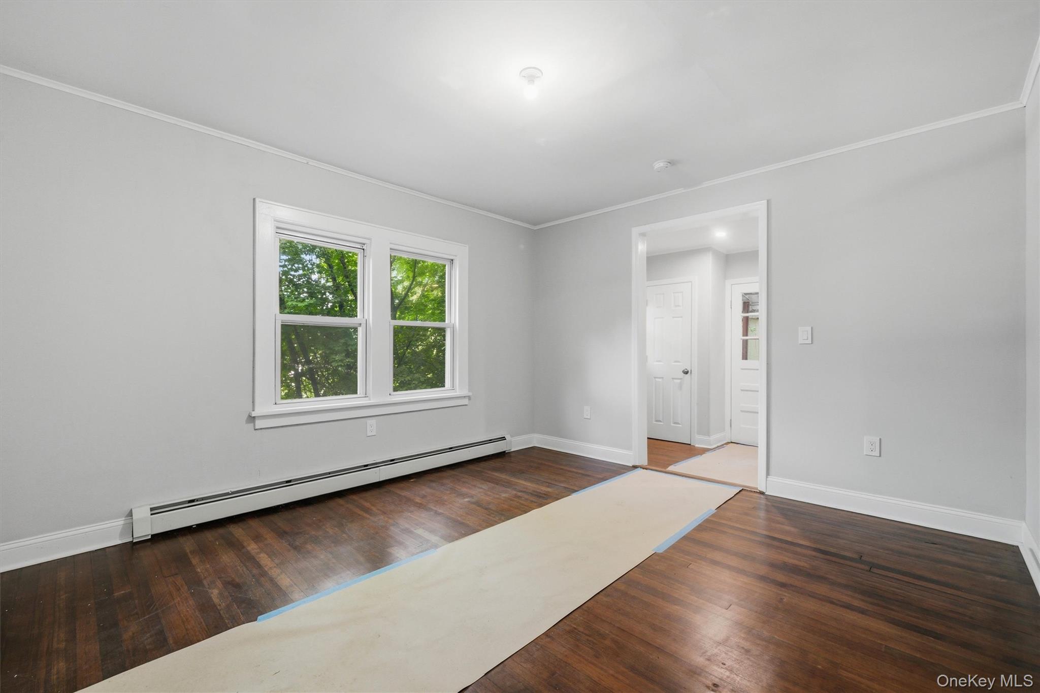 669 N Division Street Property Photo 8