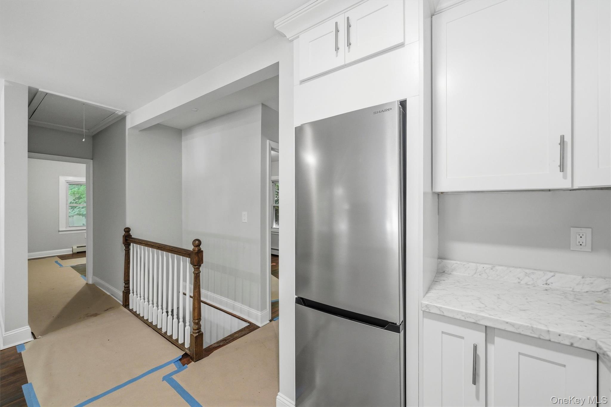 669 N Division Street Property Photo 16