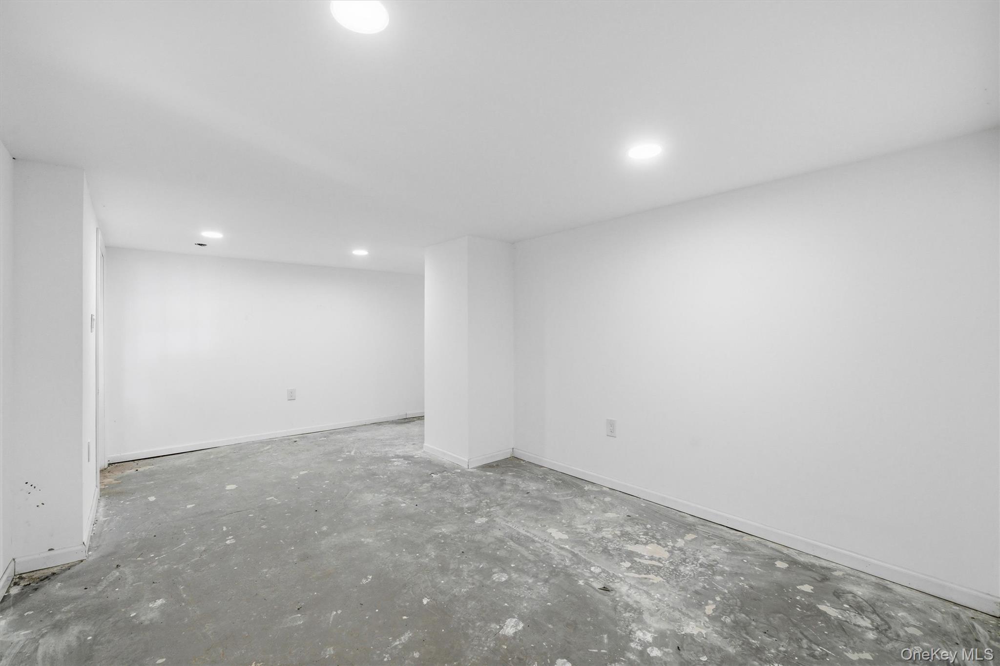 669 N Division Street Property Photo 22