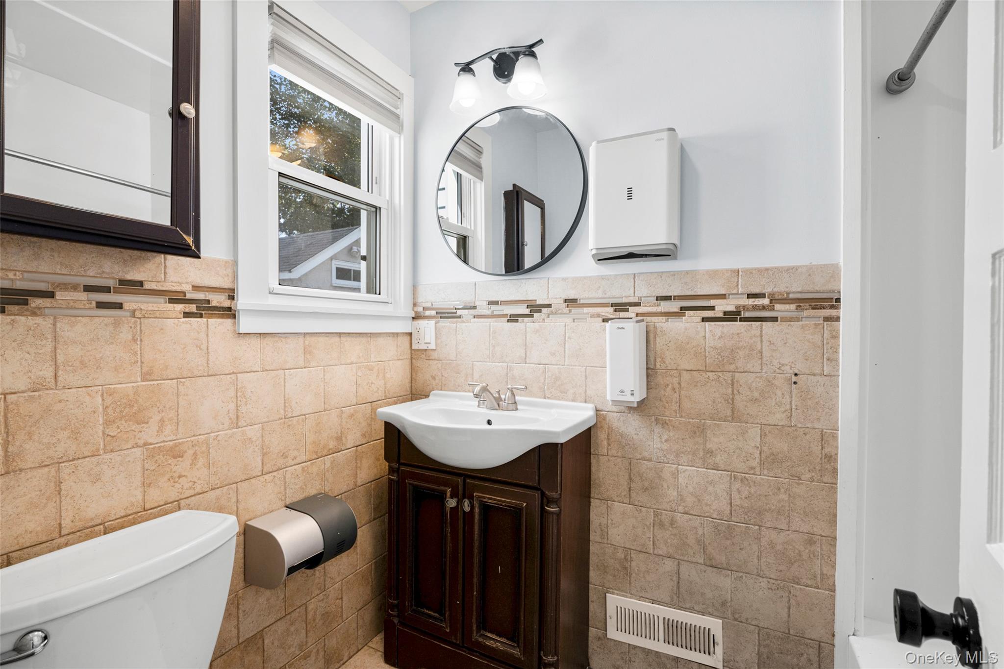 521 Jefferson Avenue 1 Property Photo 18