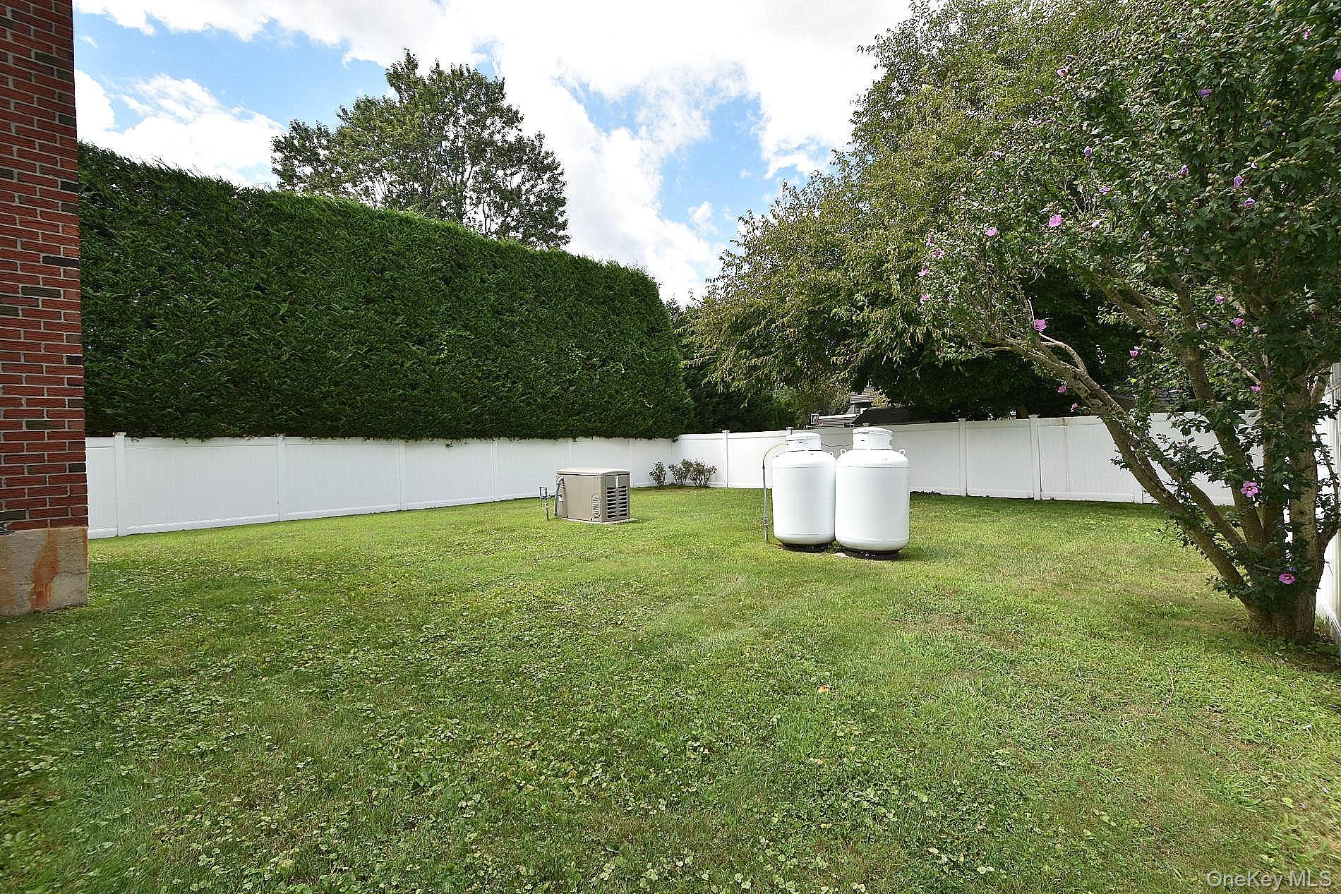 2341 Redmond Road Property Photo 14
